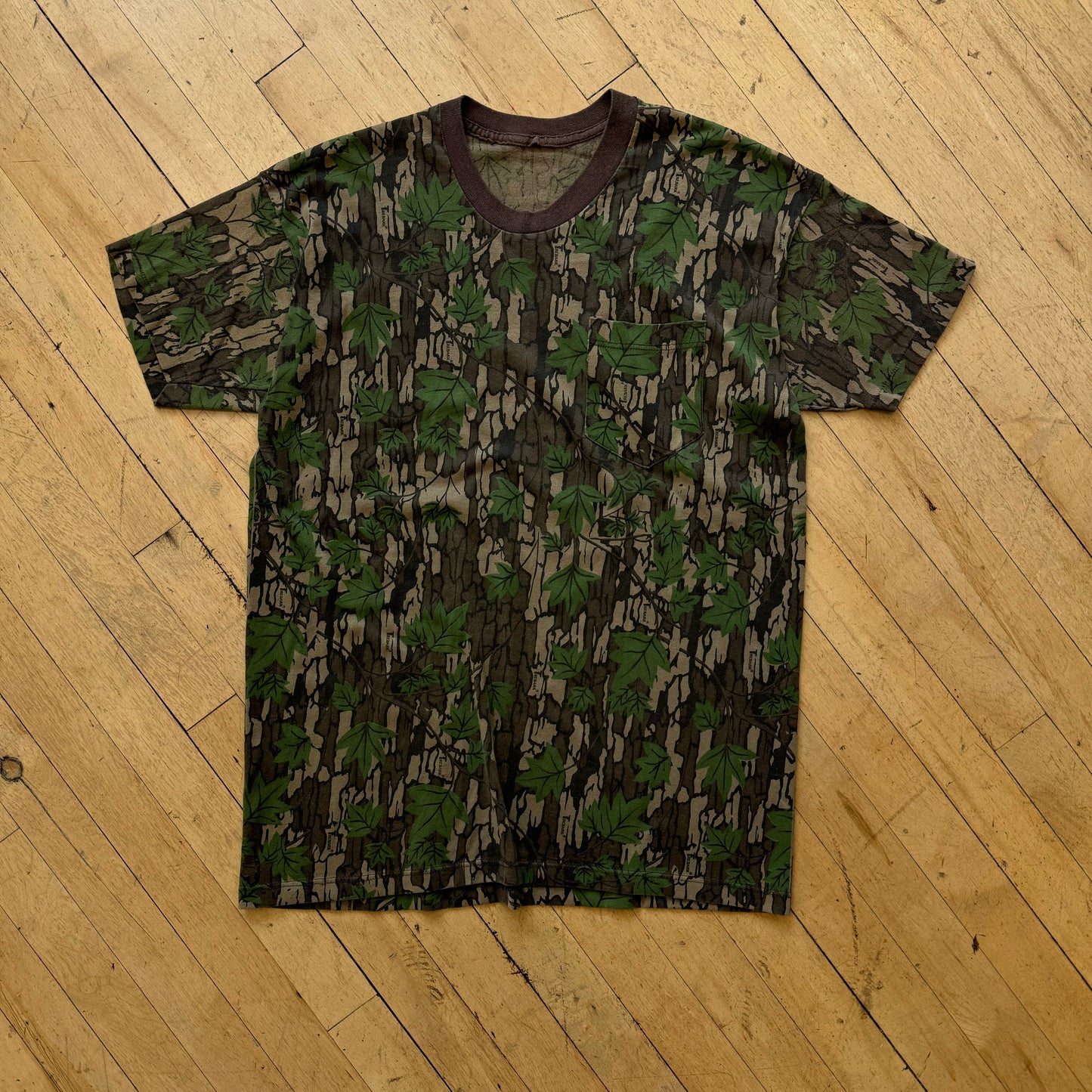 Vintage Leafy Camo Pocket T-shirt Sz M