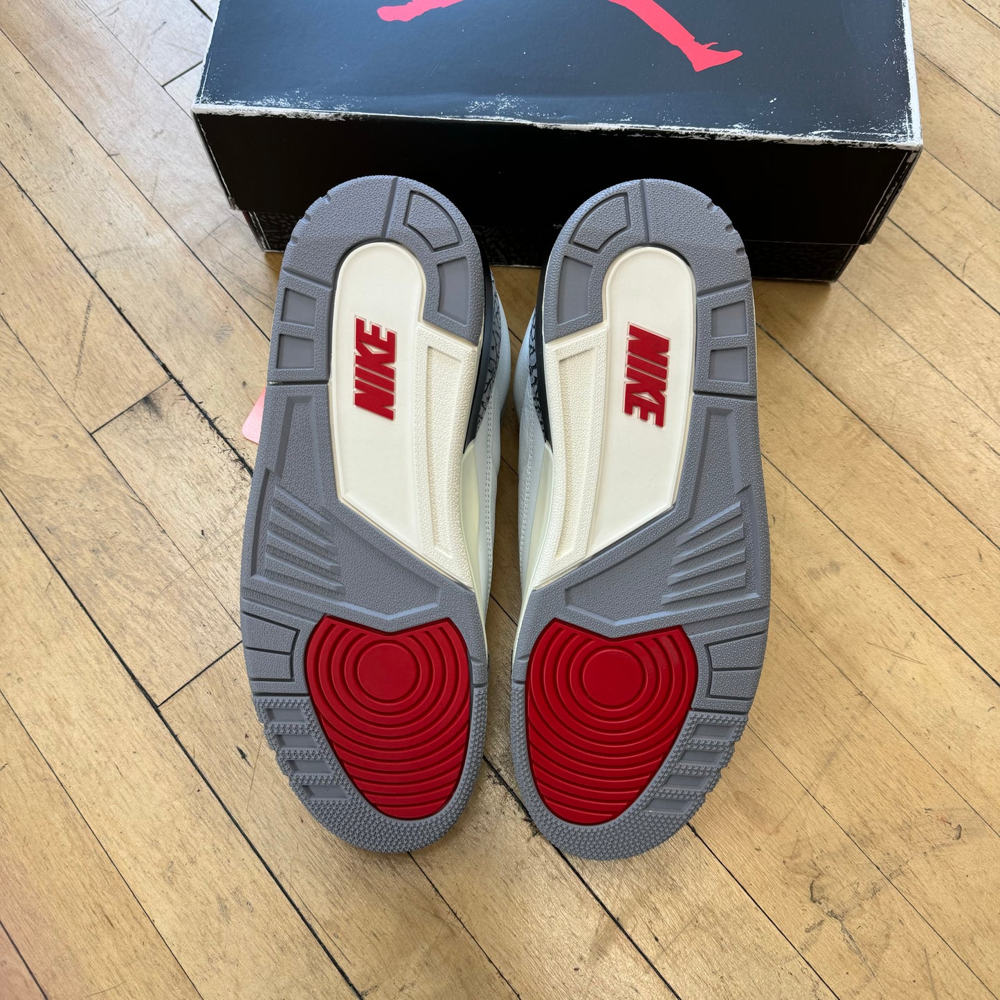 Jordan 3 Retro Reimiagne Sz 11 (DS)