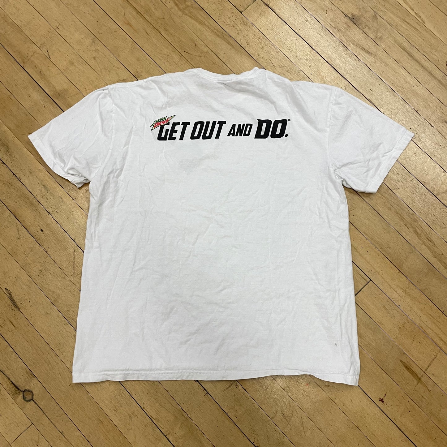 2000s MT. Dew Get out and Do T-shirt Sz L