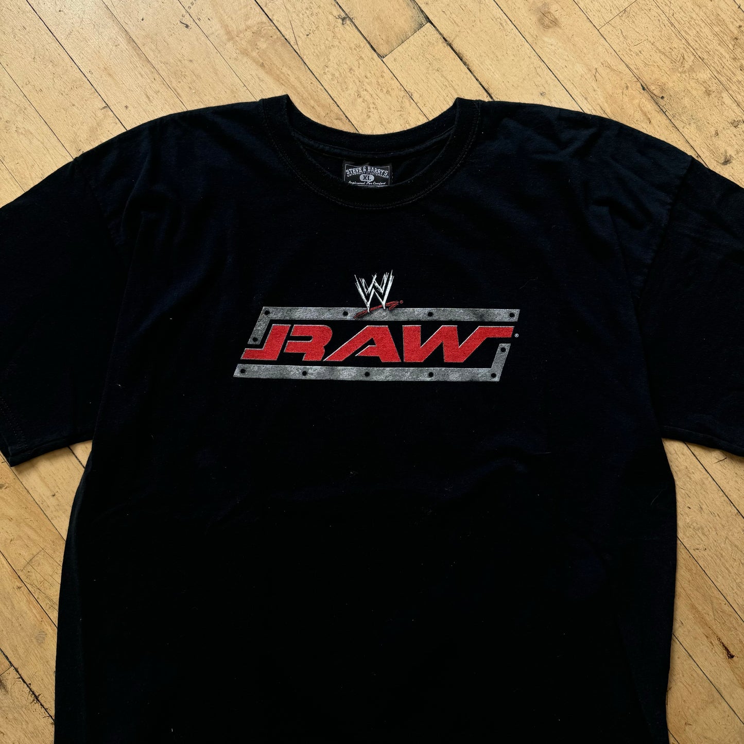Vintage WWE Raw T-shirt Sz XL