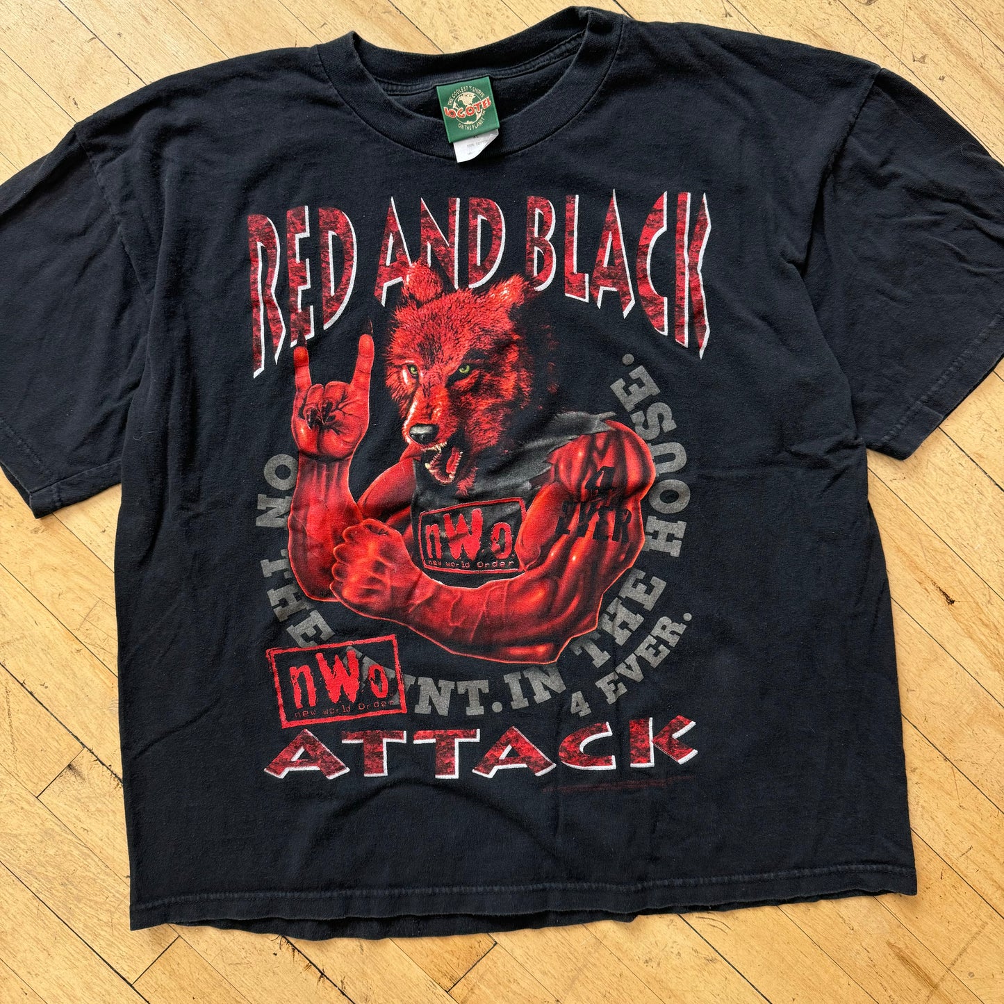 Vintage NWO Wolf Attack T-shirt Sz XL