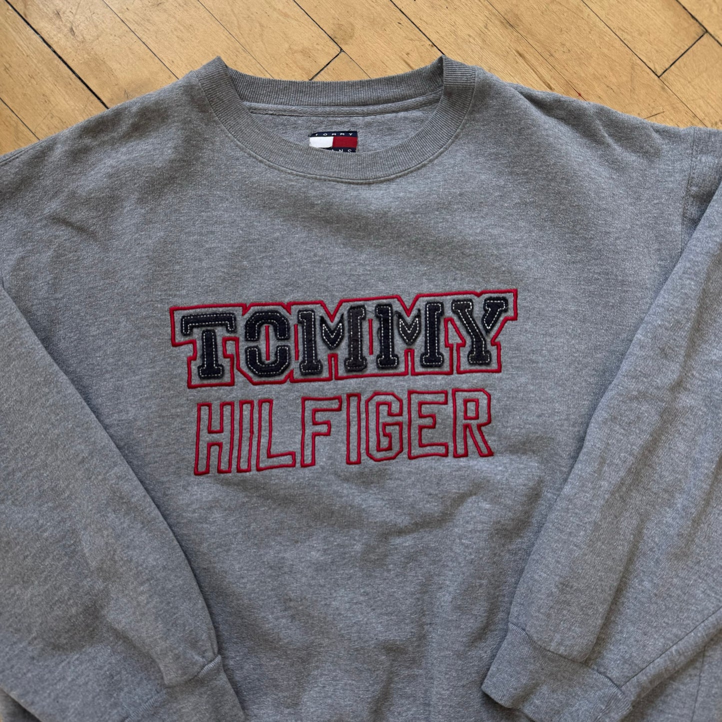 Vintage Tommy Hilfiger SpellOut CrewNeck Sz M