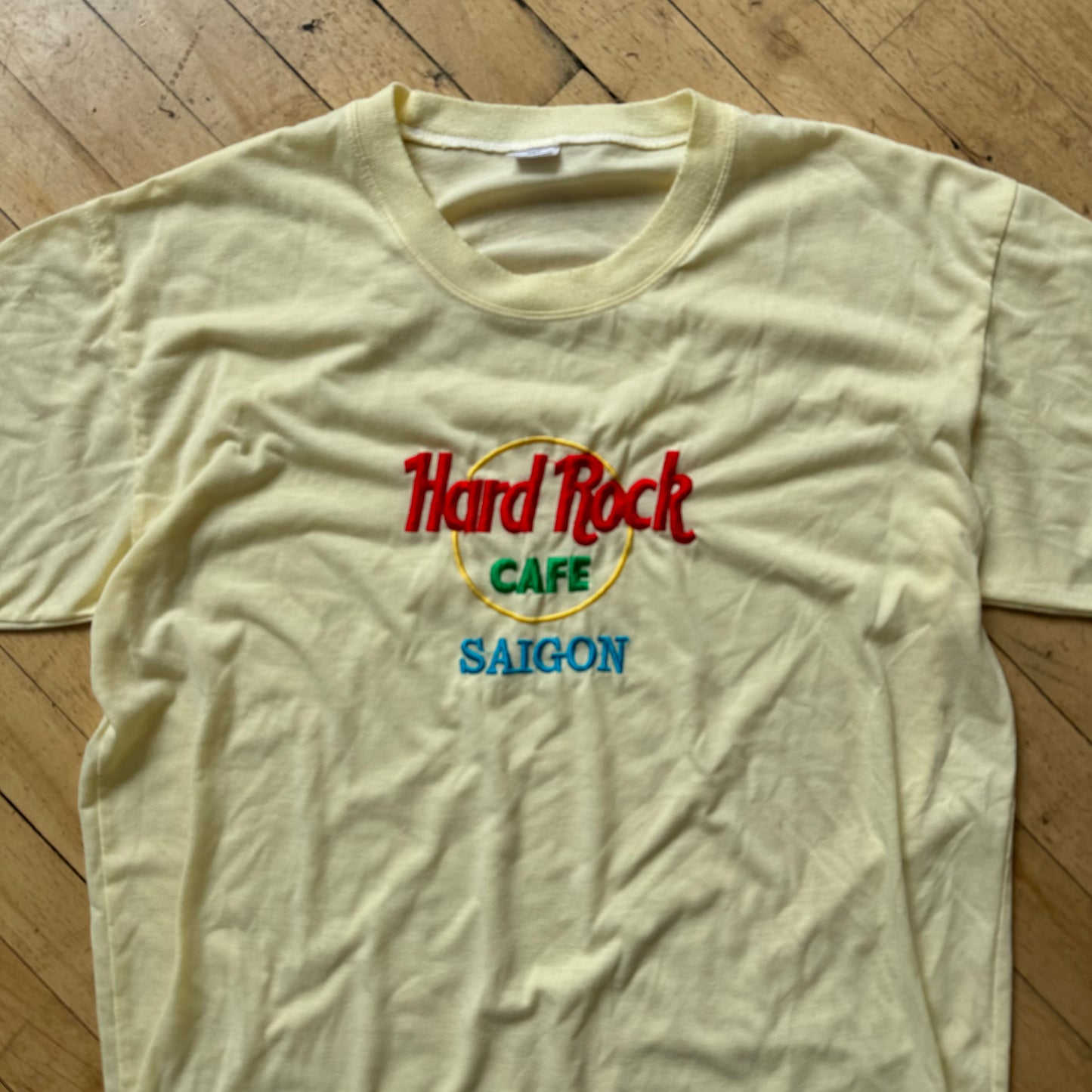 Vintage Embroidered Hard Rock Cafe T-shirt Sz L