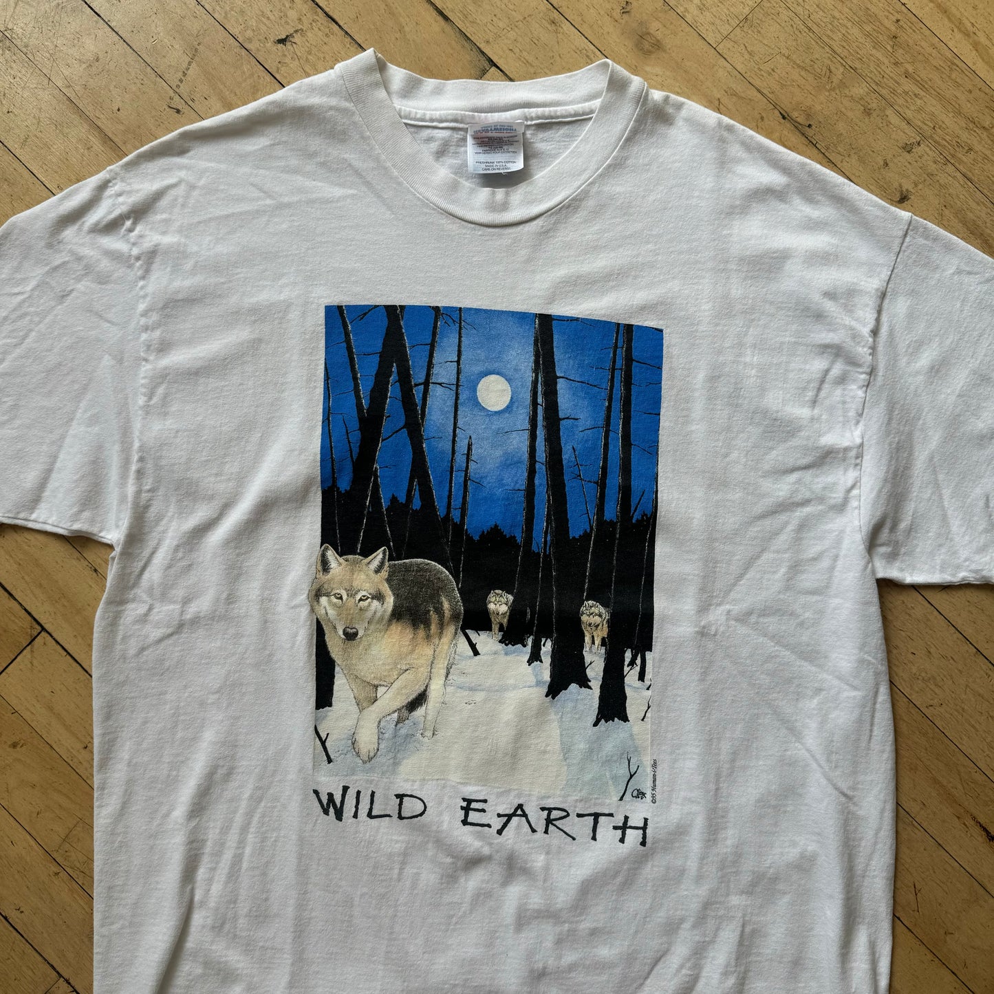 Vintage Wild Earth Wolf T-shirt Sz XL