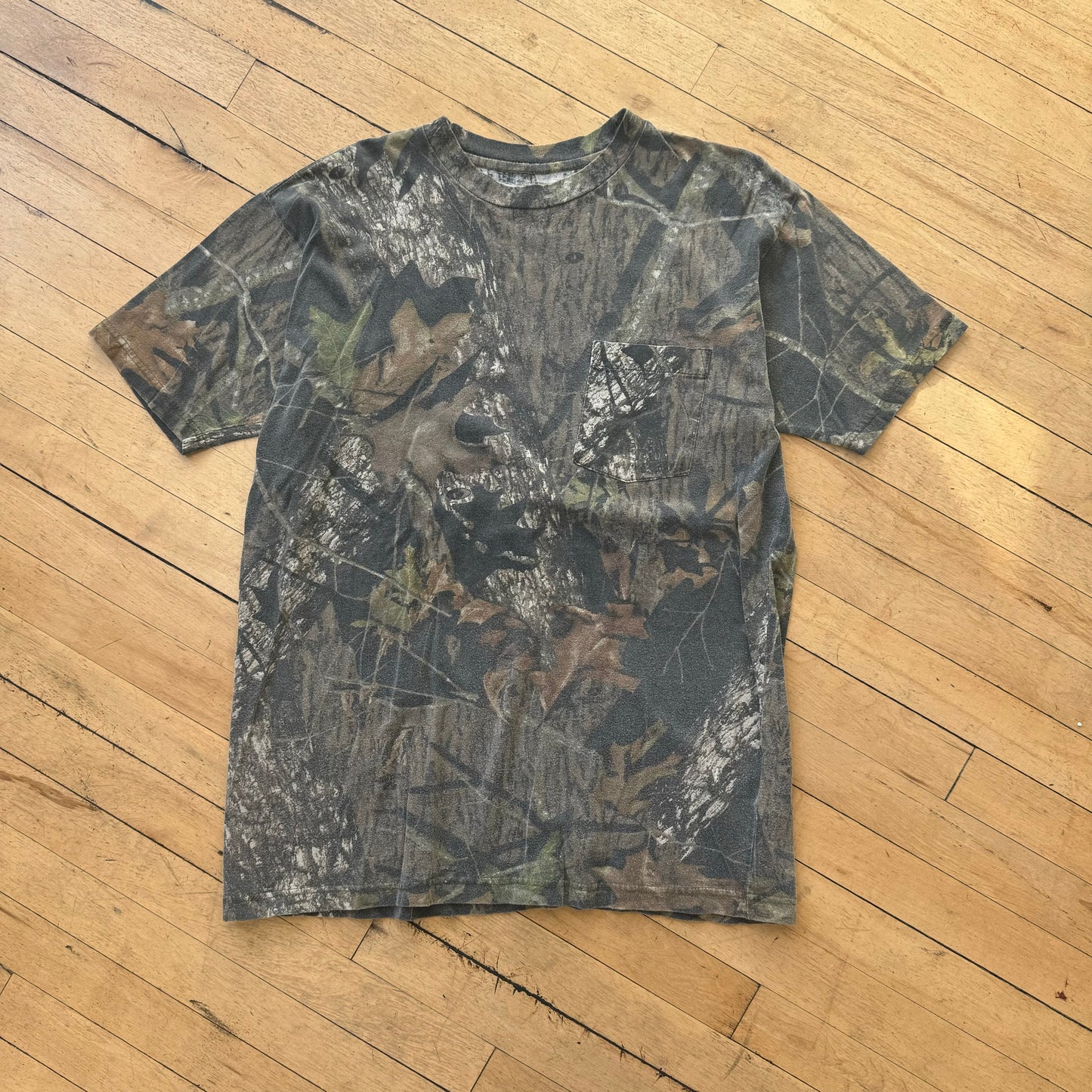 Vntg Classic Camo Cabelas T-shirt Sz M
