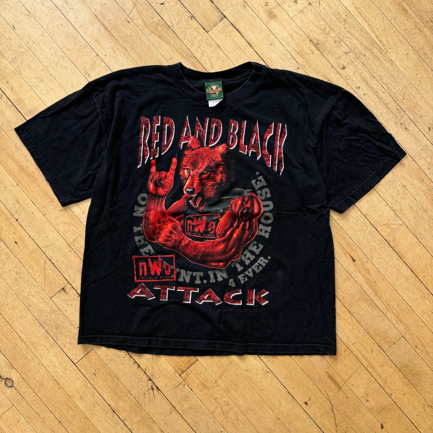 Vintage NWO Wolf Attack T-shirt Sz XL