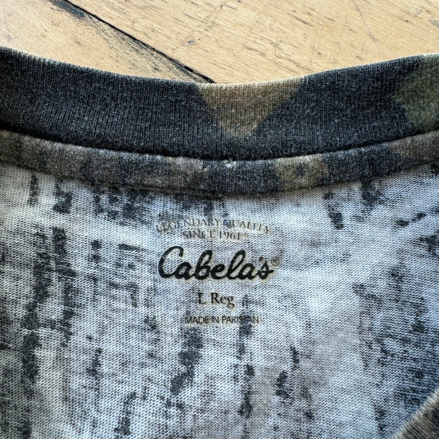 Vntg Classic Camo Cabelas T-shirt Sz M