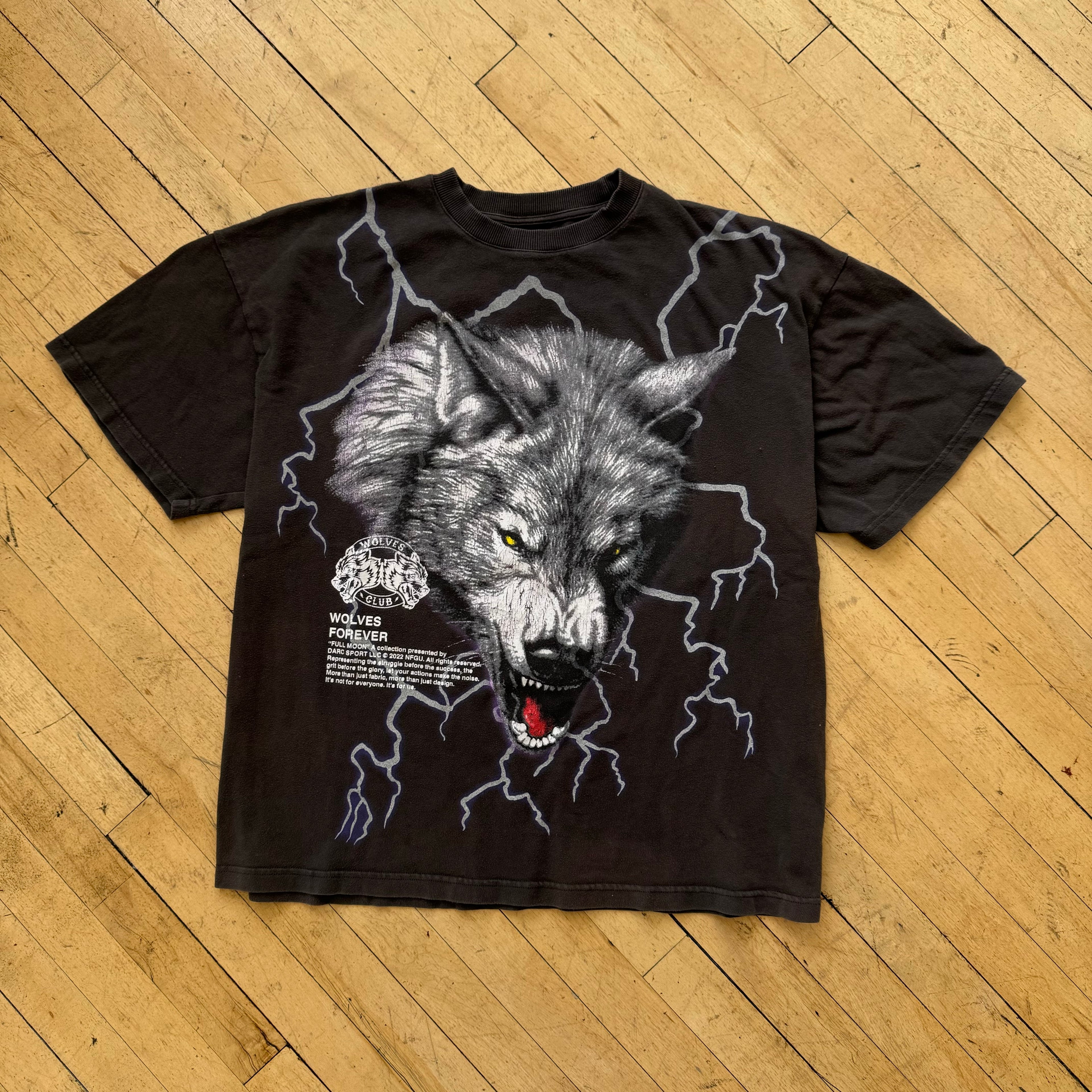Wolves Club Lighting T-shirt Sz L