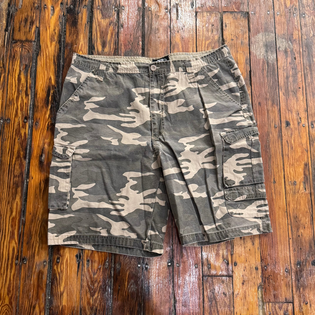 Vintage Camo Rugged Wear Khaki Shorts Sz 42