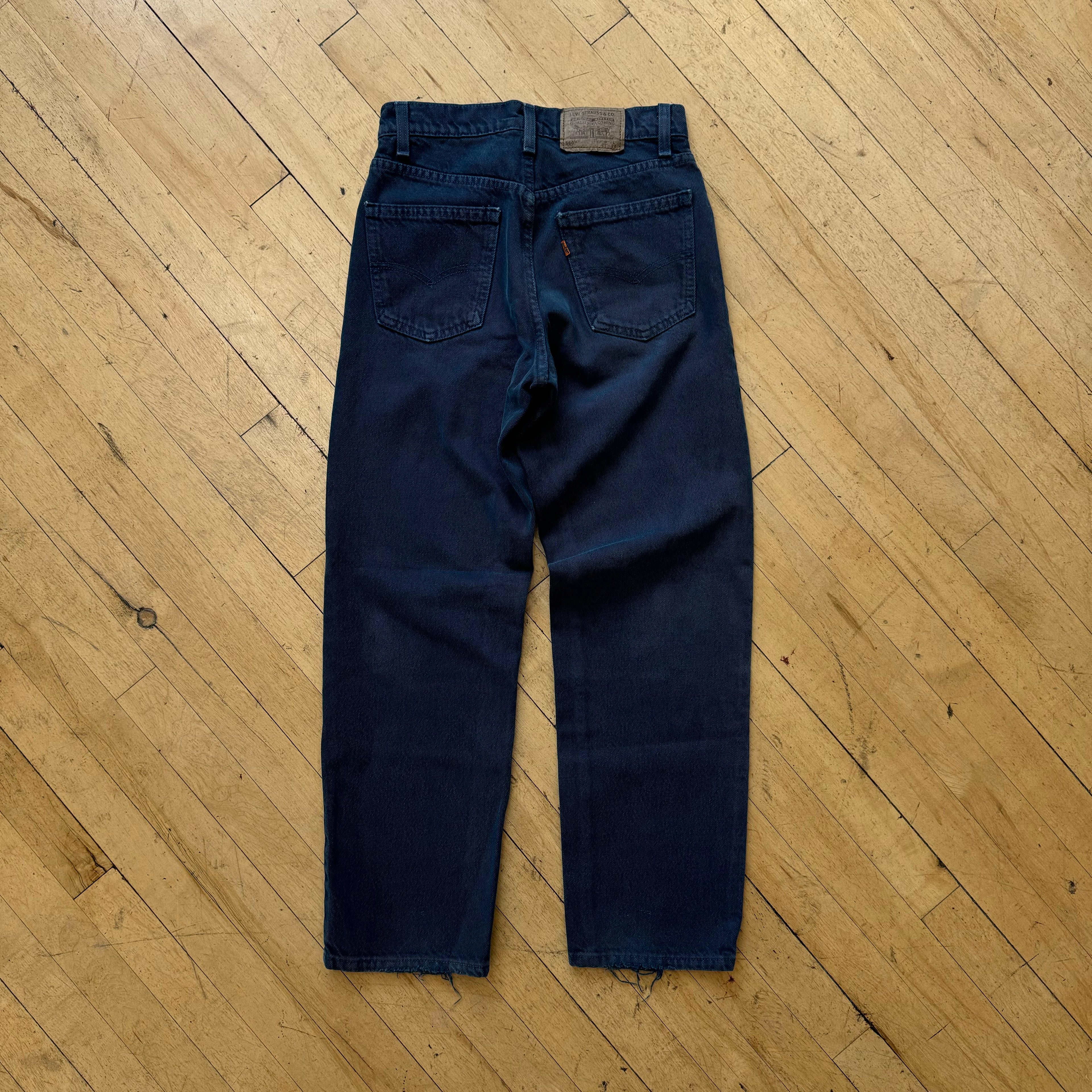 Vintage Levi Dark Blue denim Jeans Sz 27x28