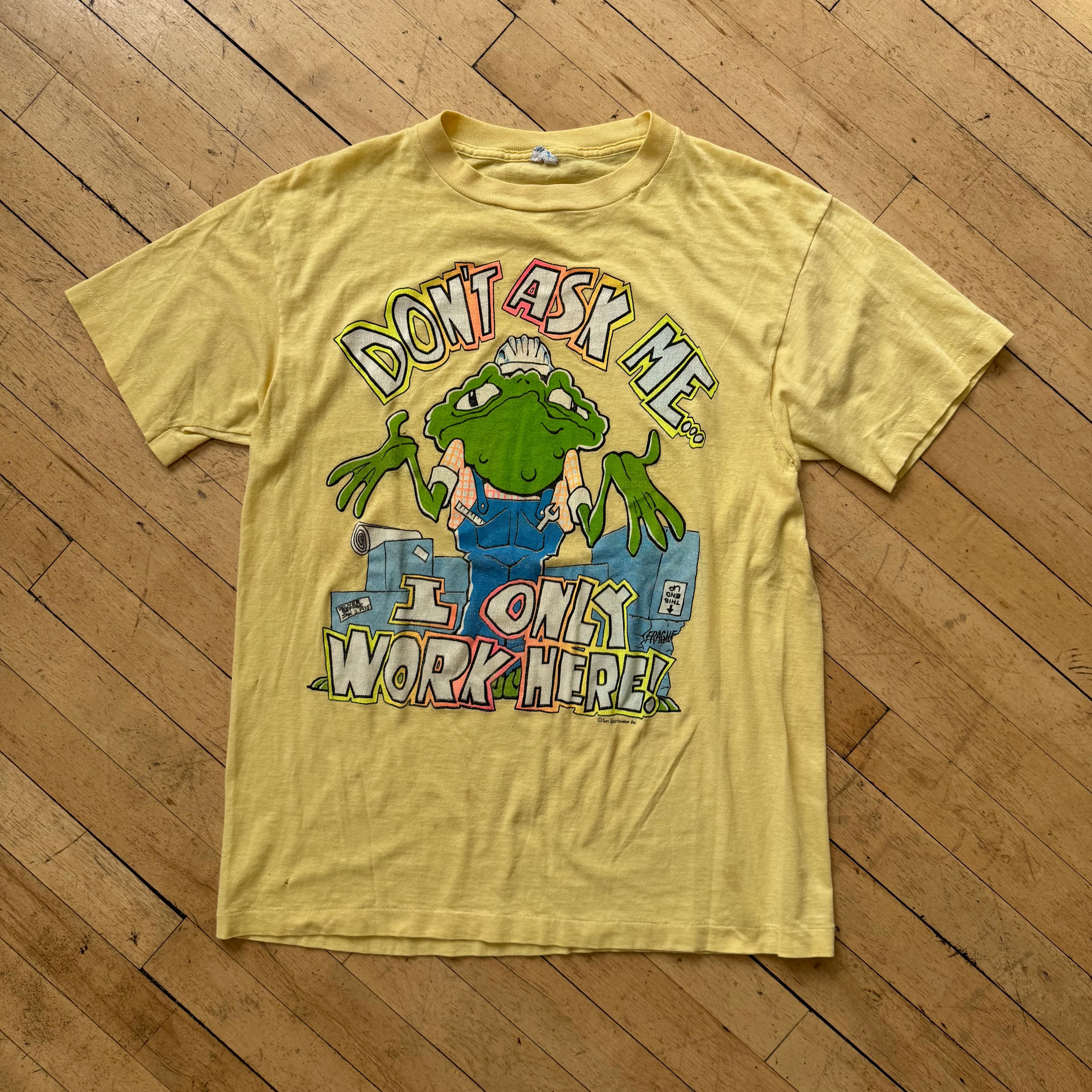 Vintage Don’t Ask Me I only work Hear T-shirt Sz L