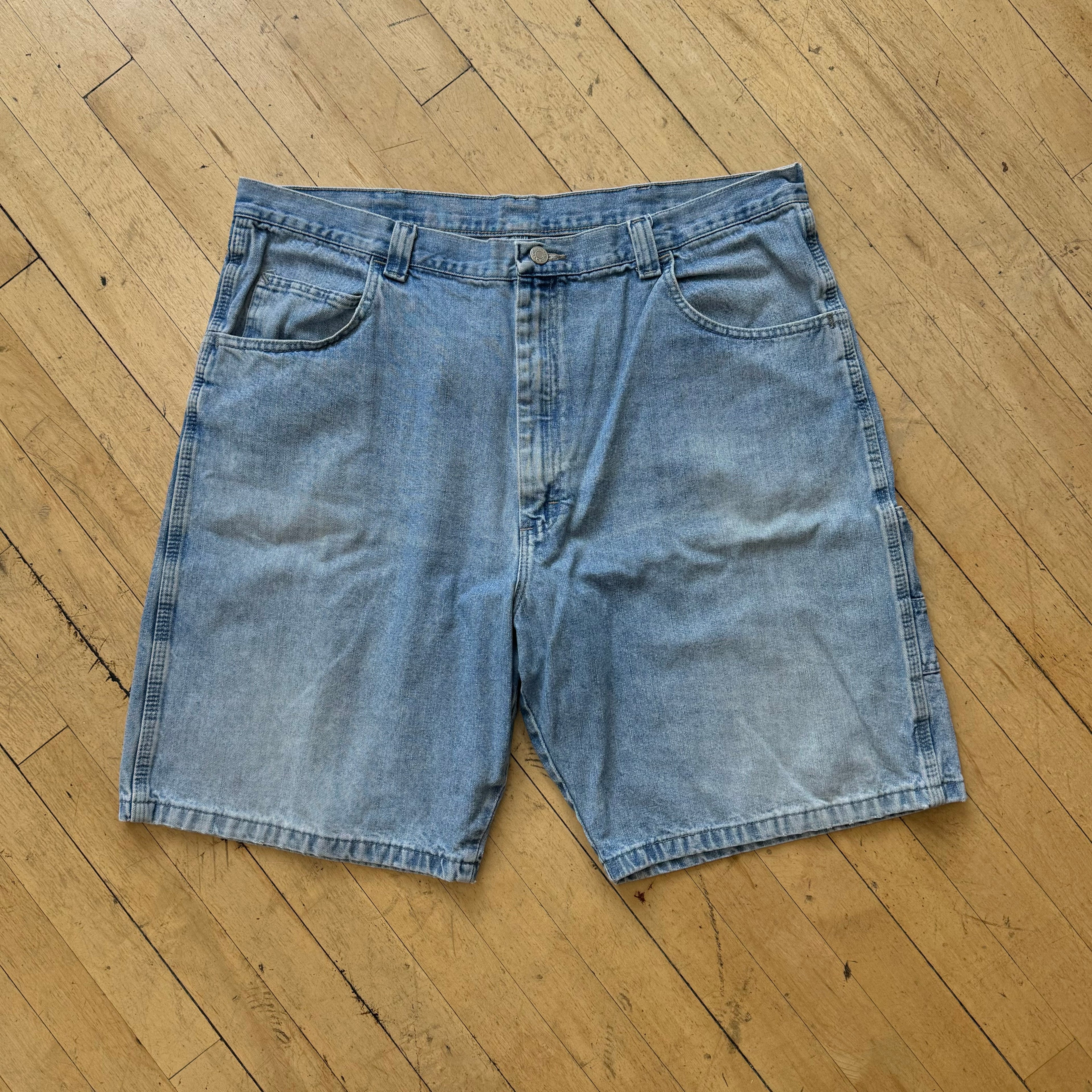 Vintage Light Denim Wrangler Jeans shorts Sz 40