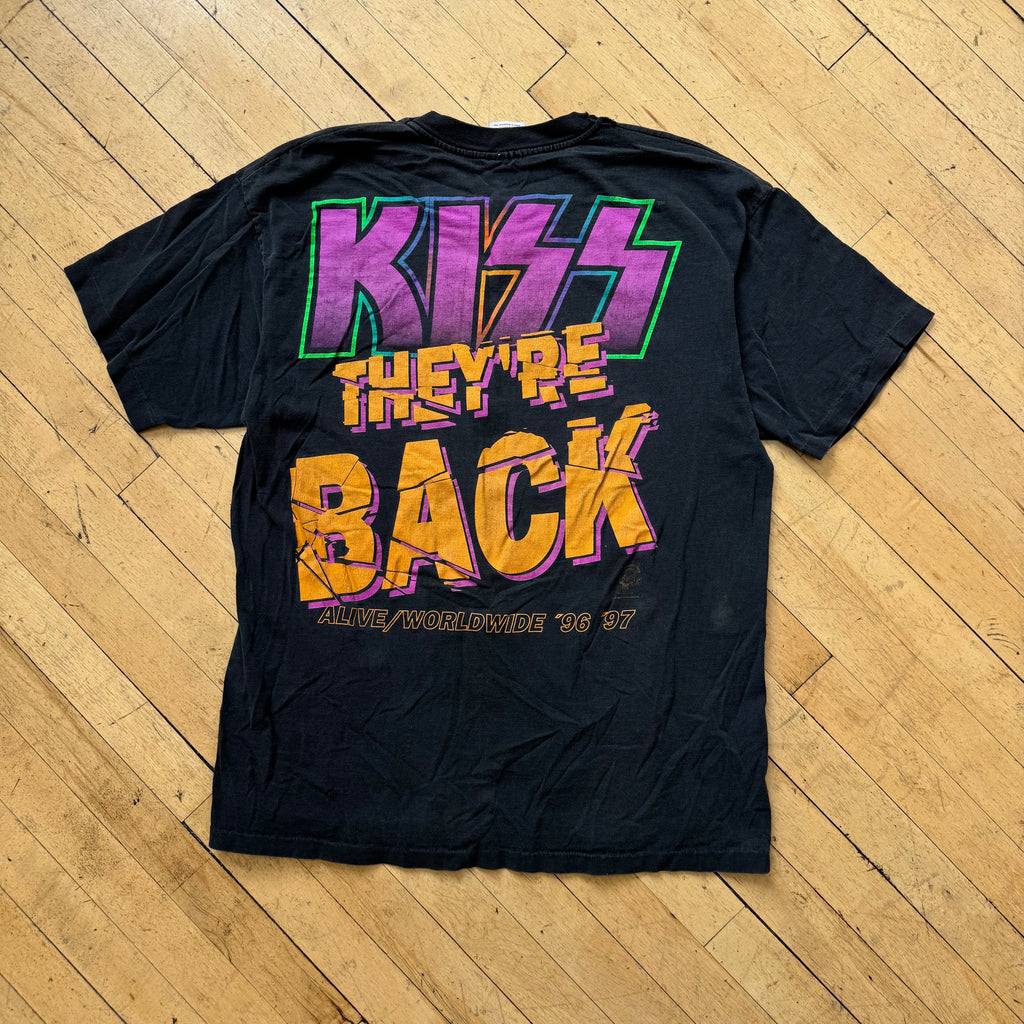 Vintage Kiss They’re Back Tour T-shirt Sz XL