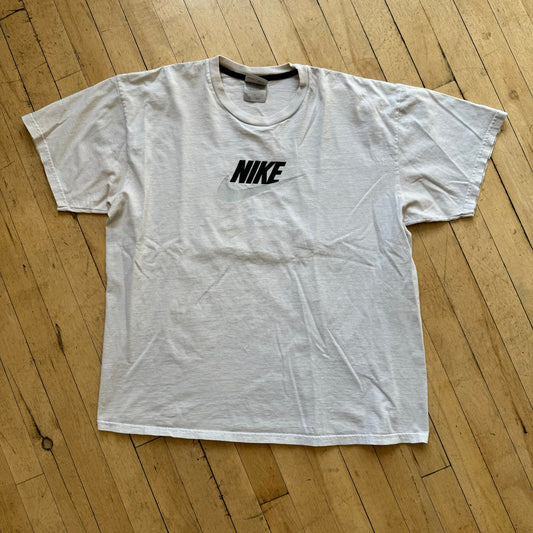 Vintage Y2K Nike Big logo T-shirt Sz L