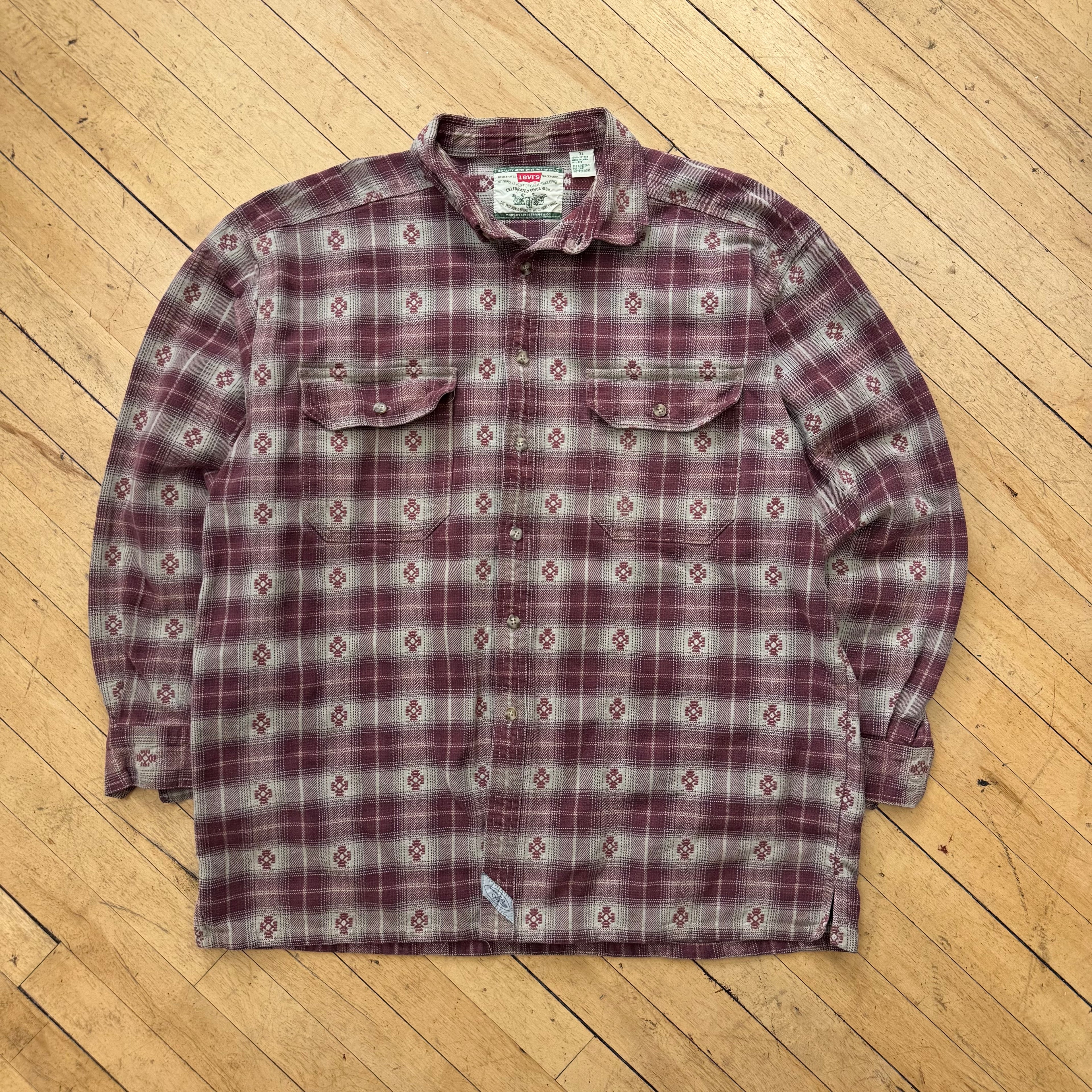 Vintage Levi’s Button Down Patterned Shirt Sz XL