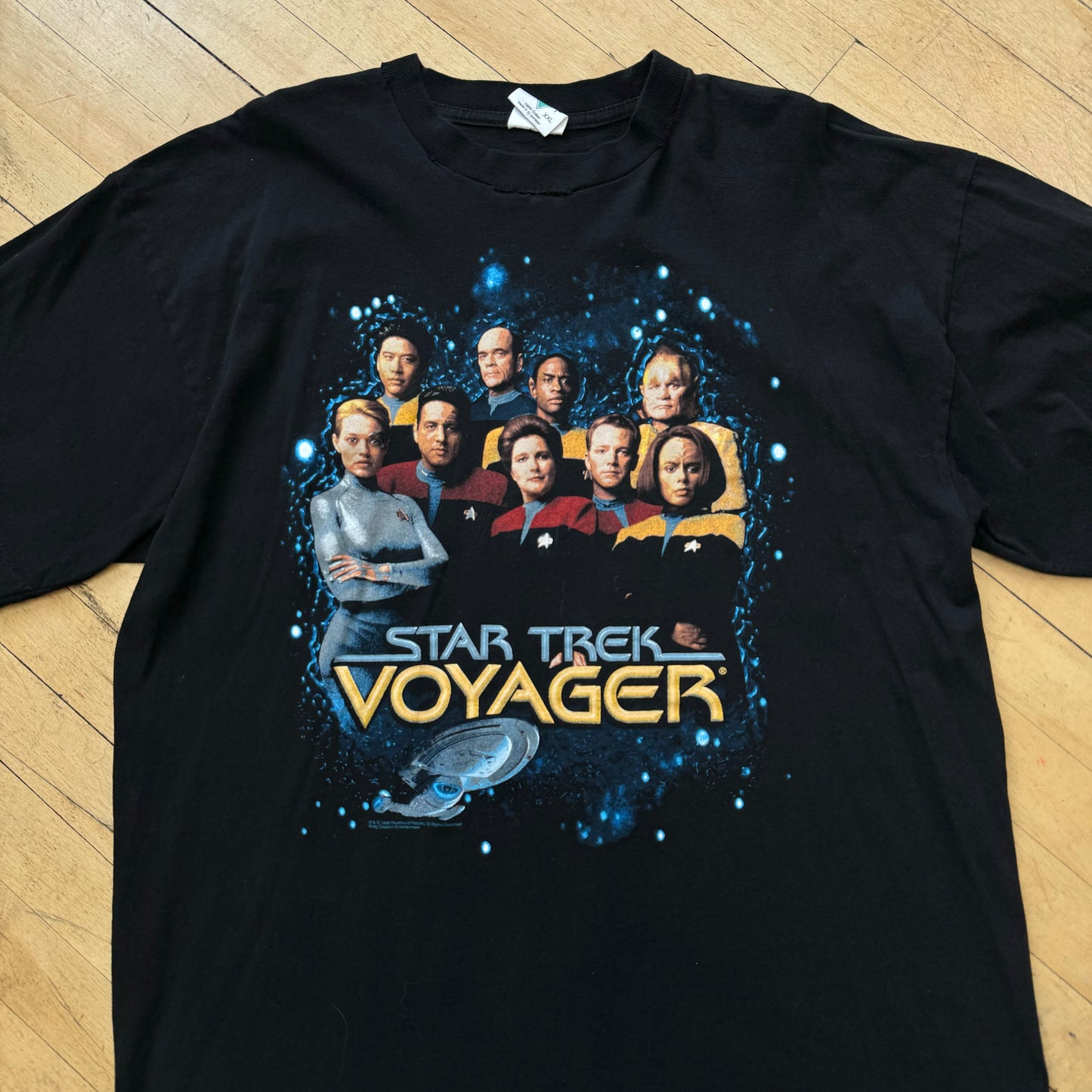 Vintage 98’ Star Trek Voyager T-shirt Sz XXL