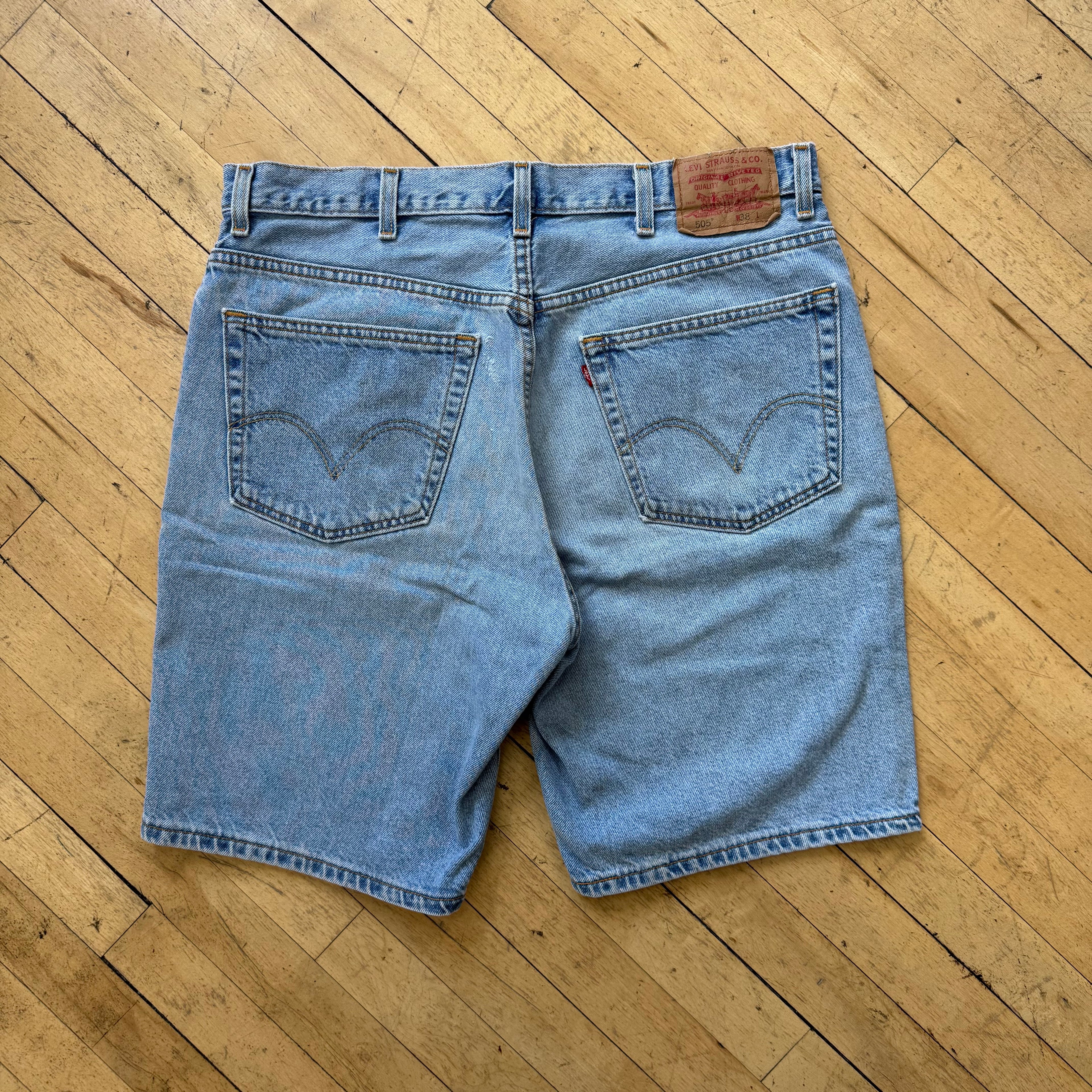 Vintage Levi 505 Denim Jean Shorts Sz 38