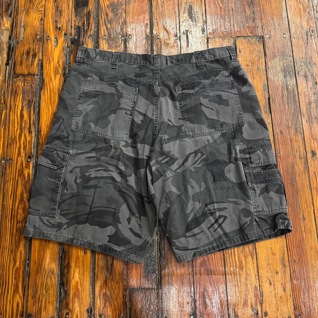 Vintage Wrangler Camo Cargo Shorts Sz 40