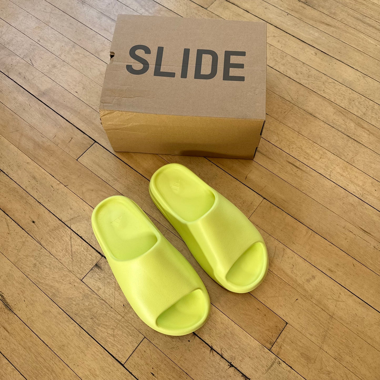 Yeezy Slide Green Glow Sz 10 (DS)