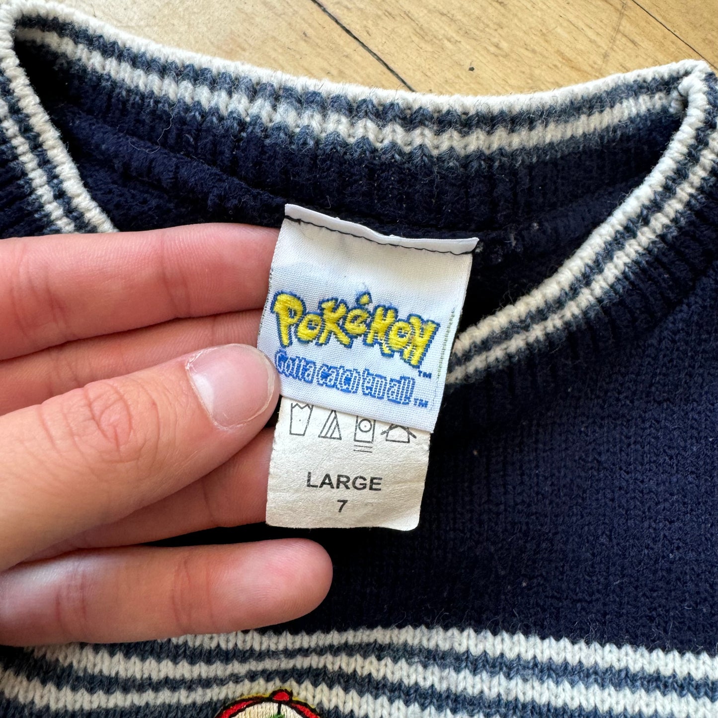 Vintage Pokémon Embroidered Sweater Sz 7 kids