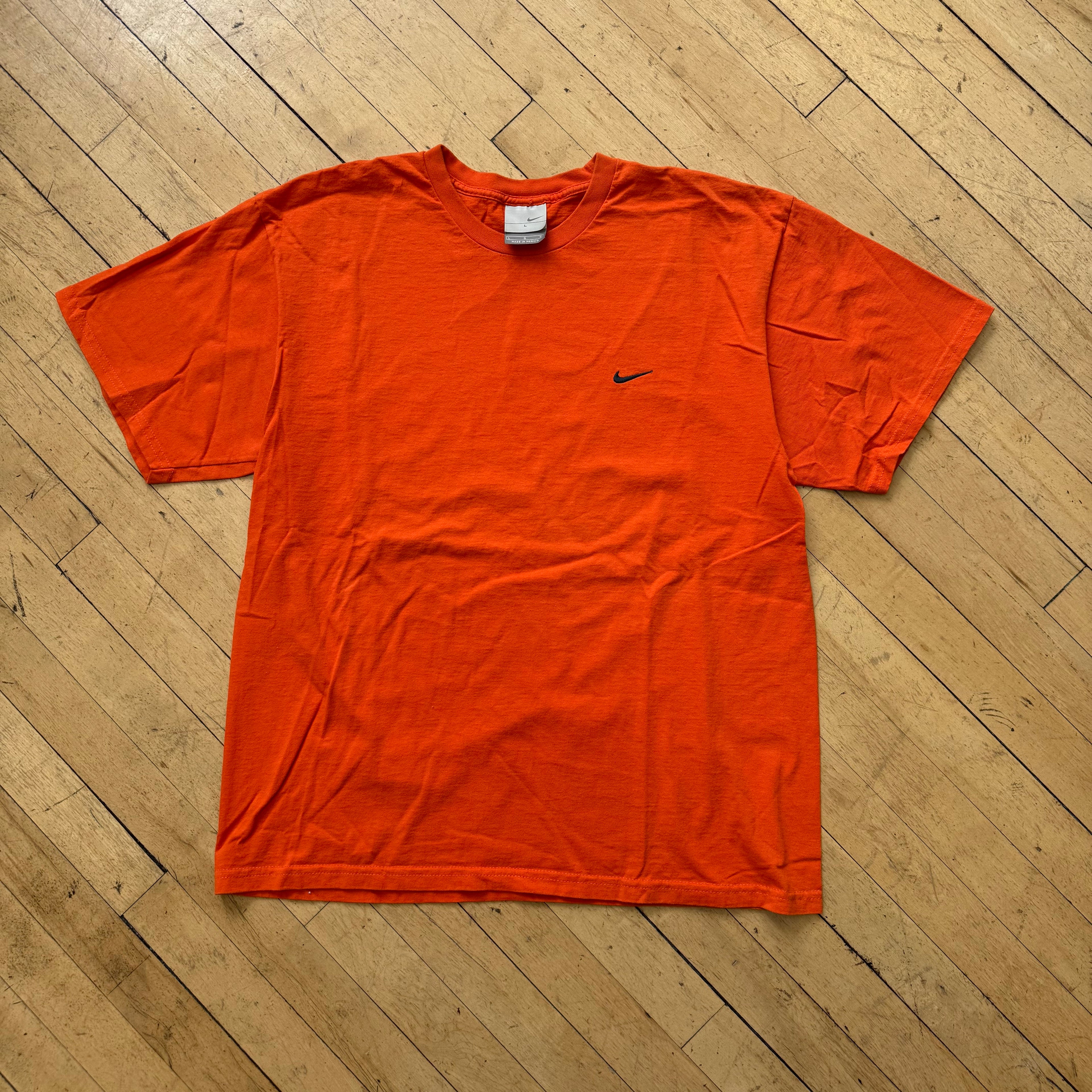 Vintage Simple Swoosh Orange Nike T-shirt Sz L