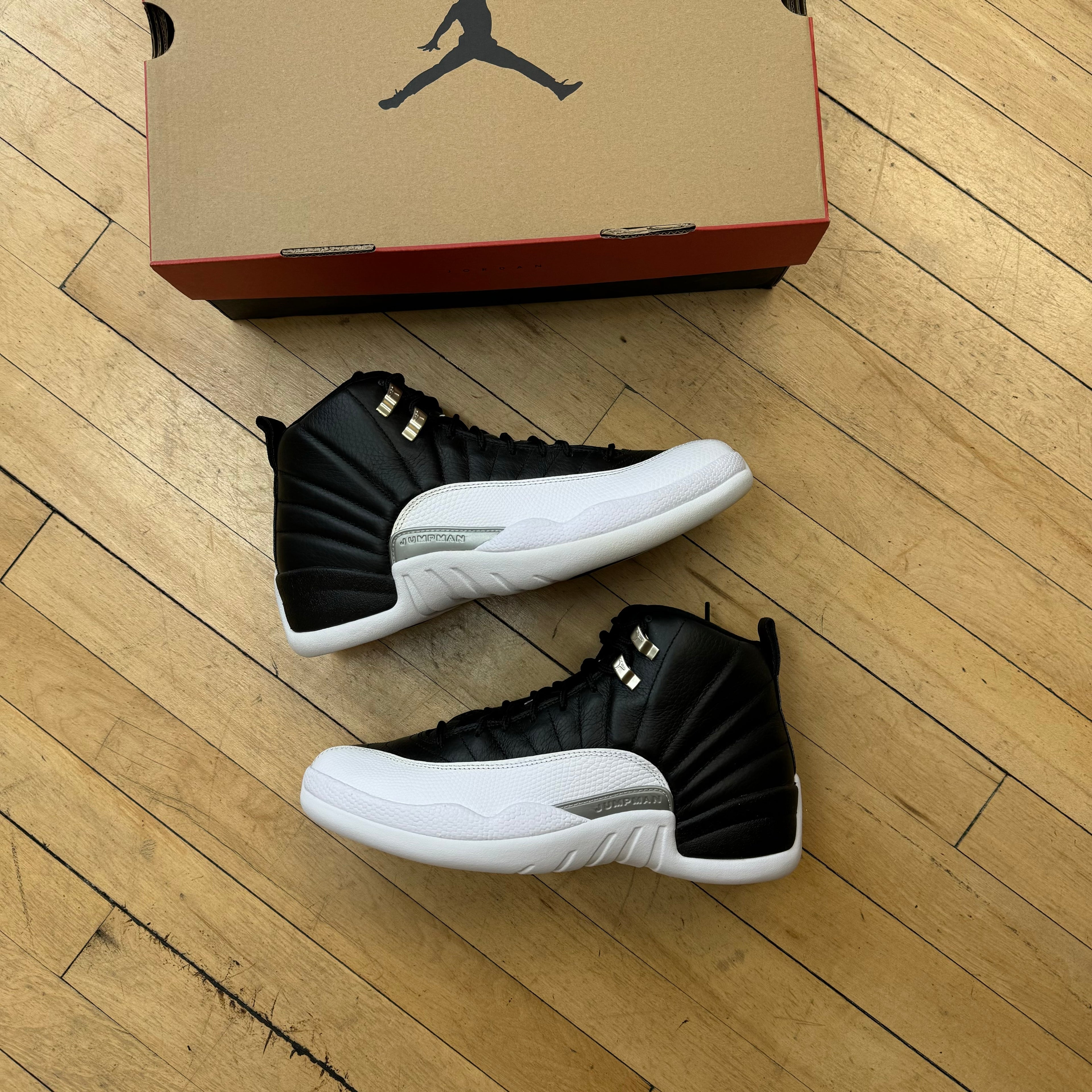 Jordan 12 Retro Playoff Sz 9 (DS)