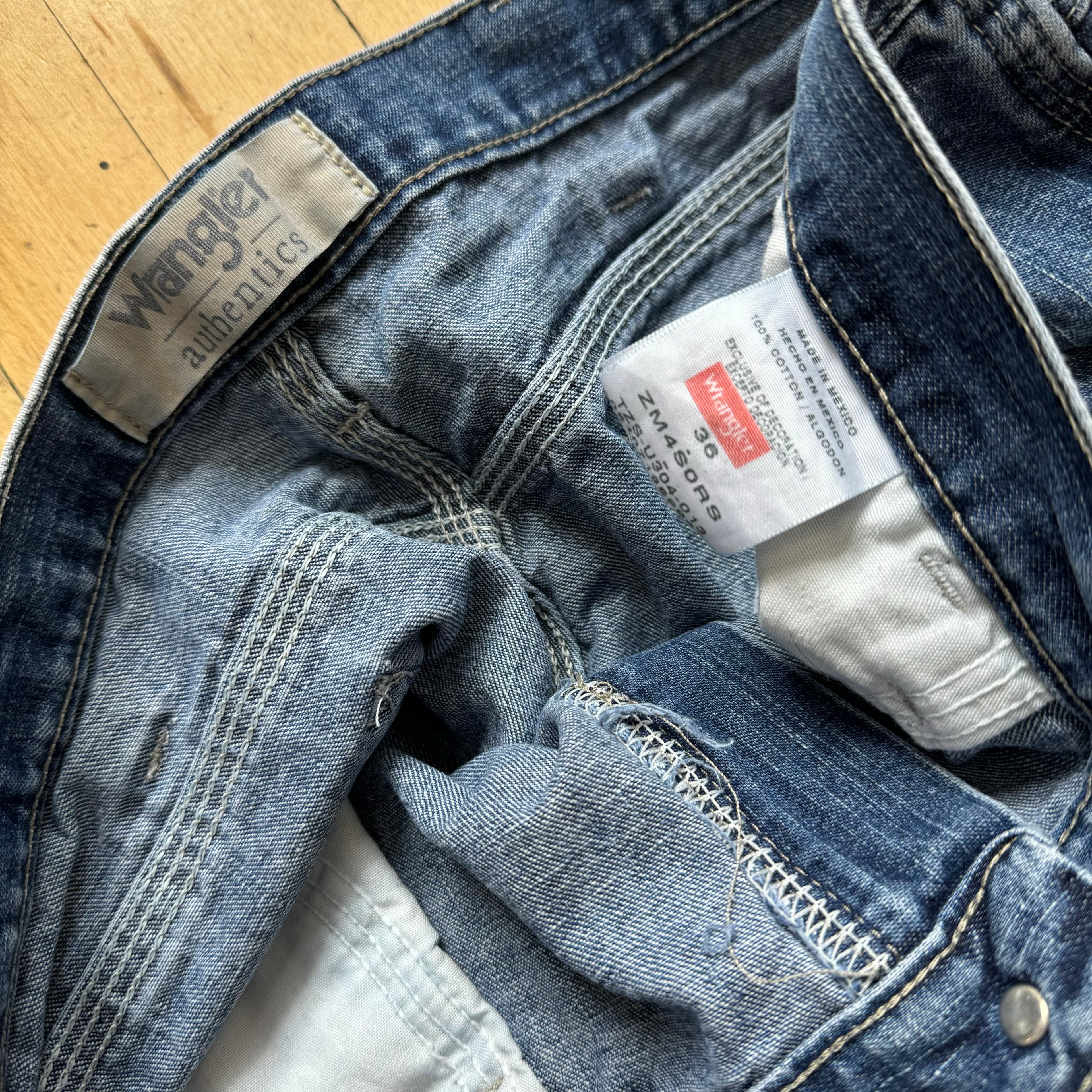 Vintage Wrangler Dark Wash Denim Jean Shorts Sz 38