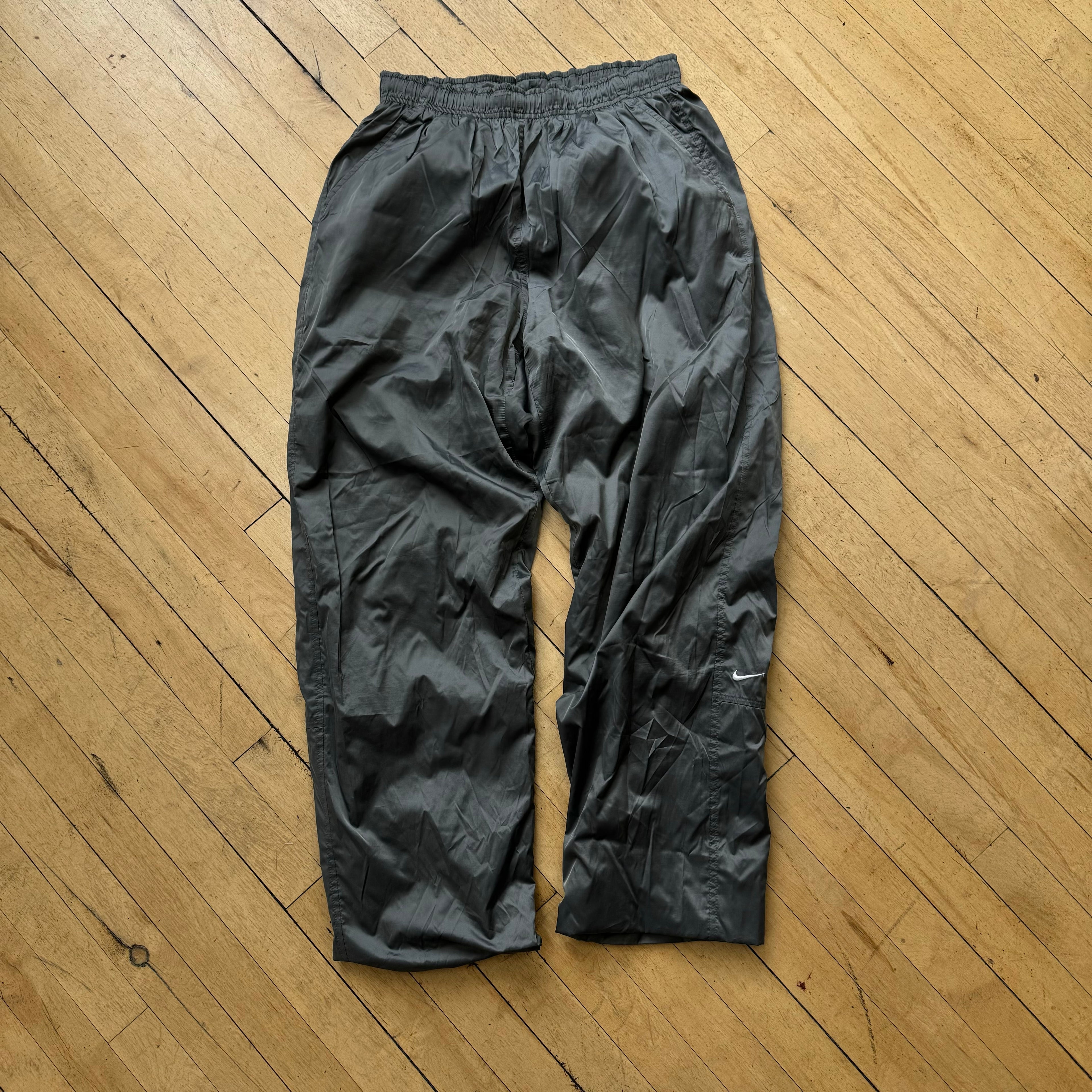 Vintage silver Nike Trackpants Sz M