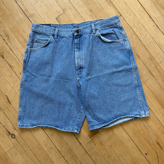 Vintage Wrangler Denim Jean shorts Sz 40