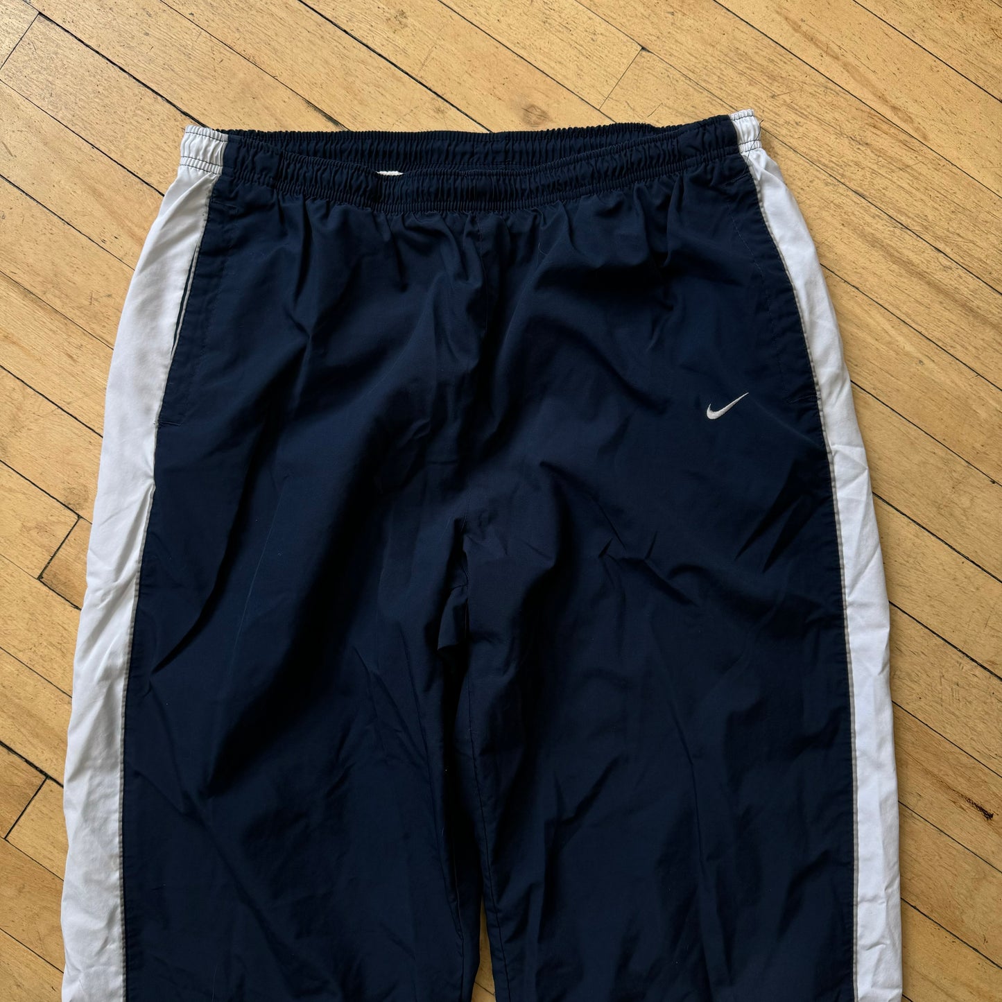 Vintage Nike Navy / White TrackPants Sz L