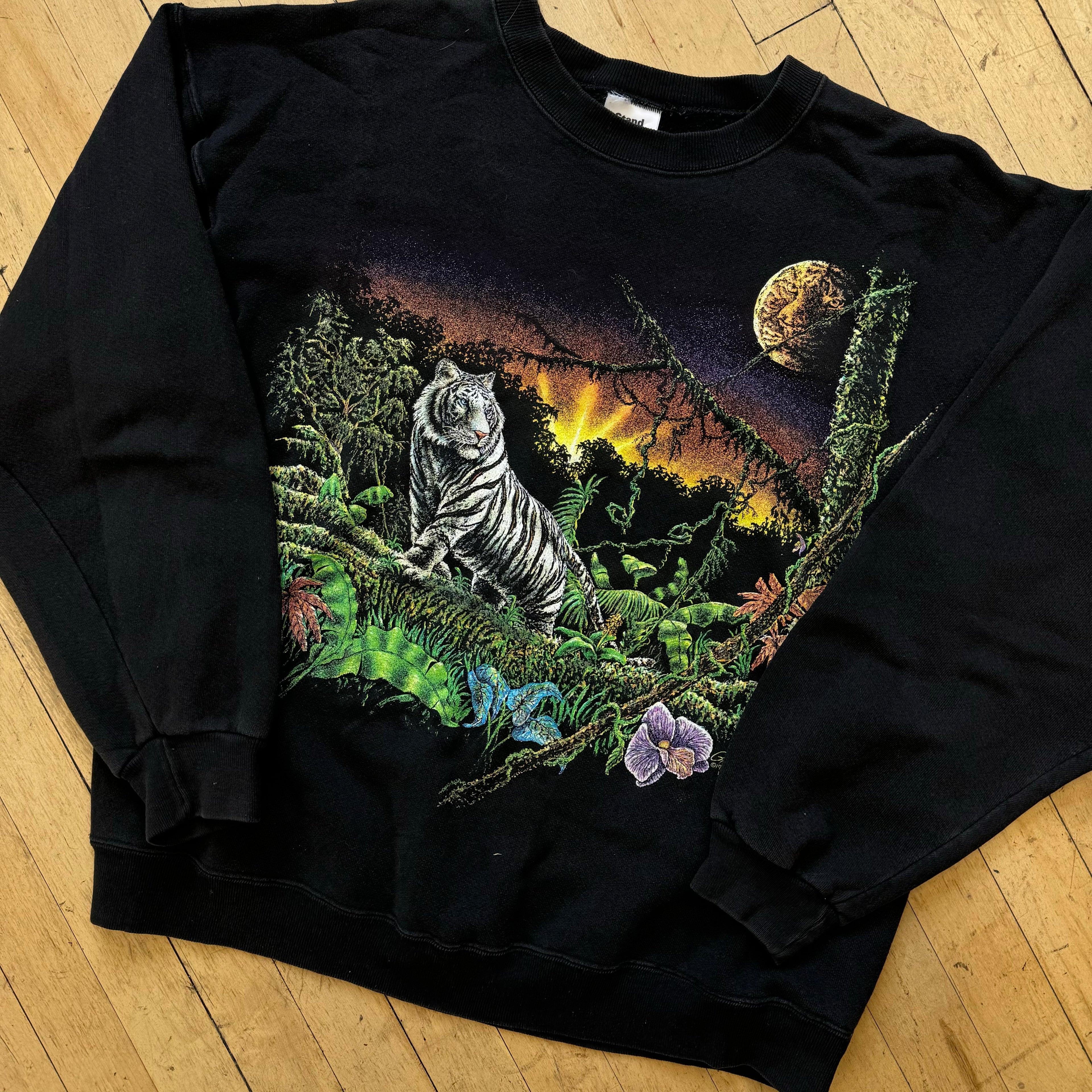 Vintage Nature Graphic CrewNeck Sz L