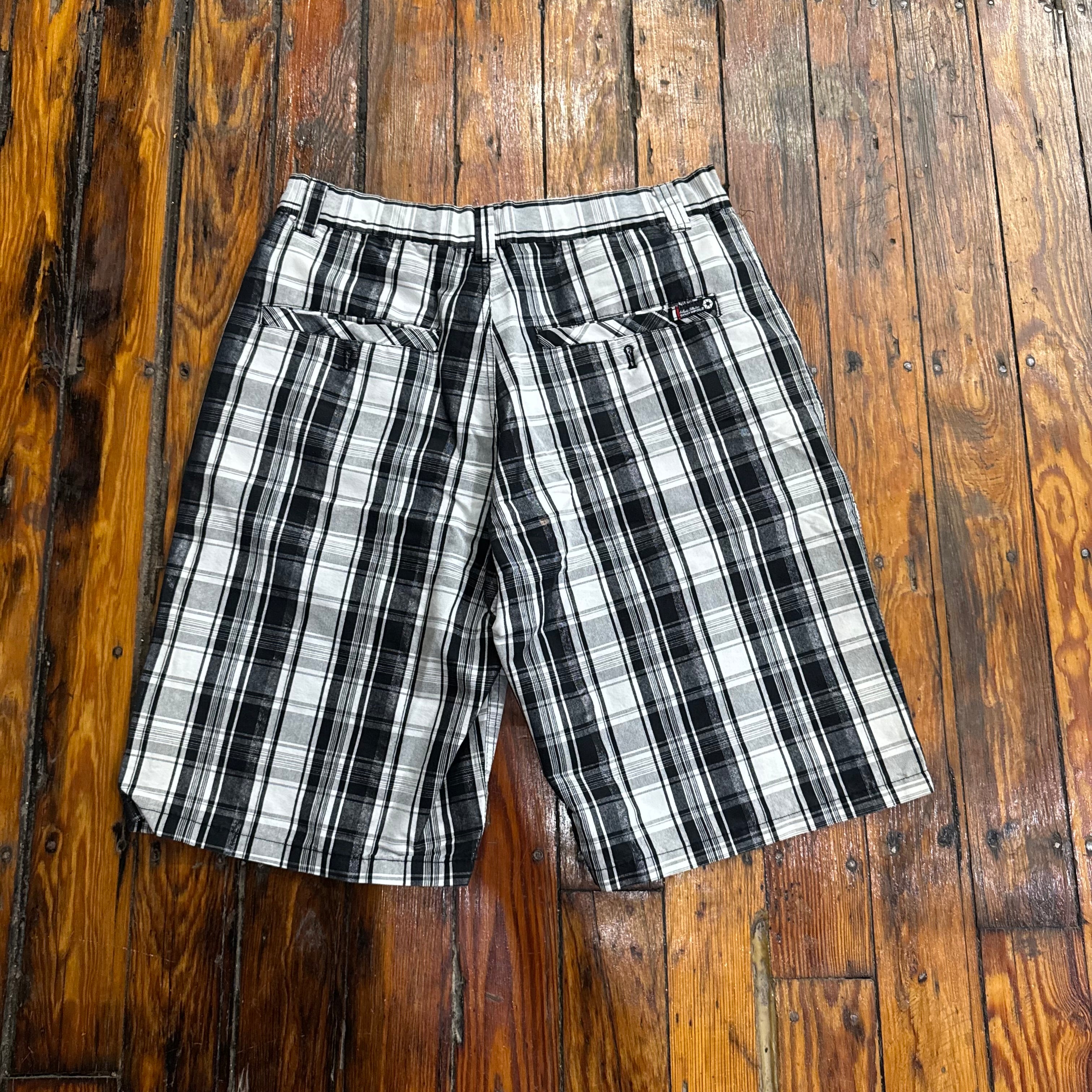 Y2K Plaid SouthPole Khaki Shorts Sz 34