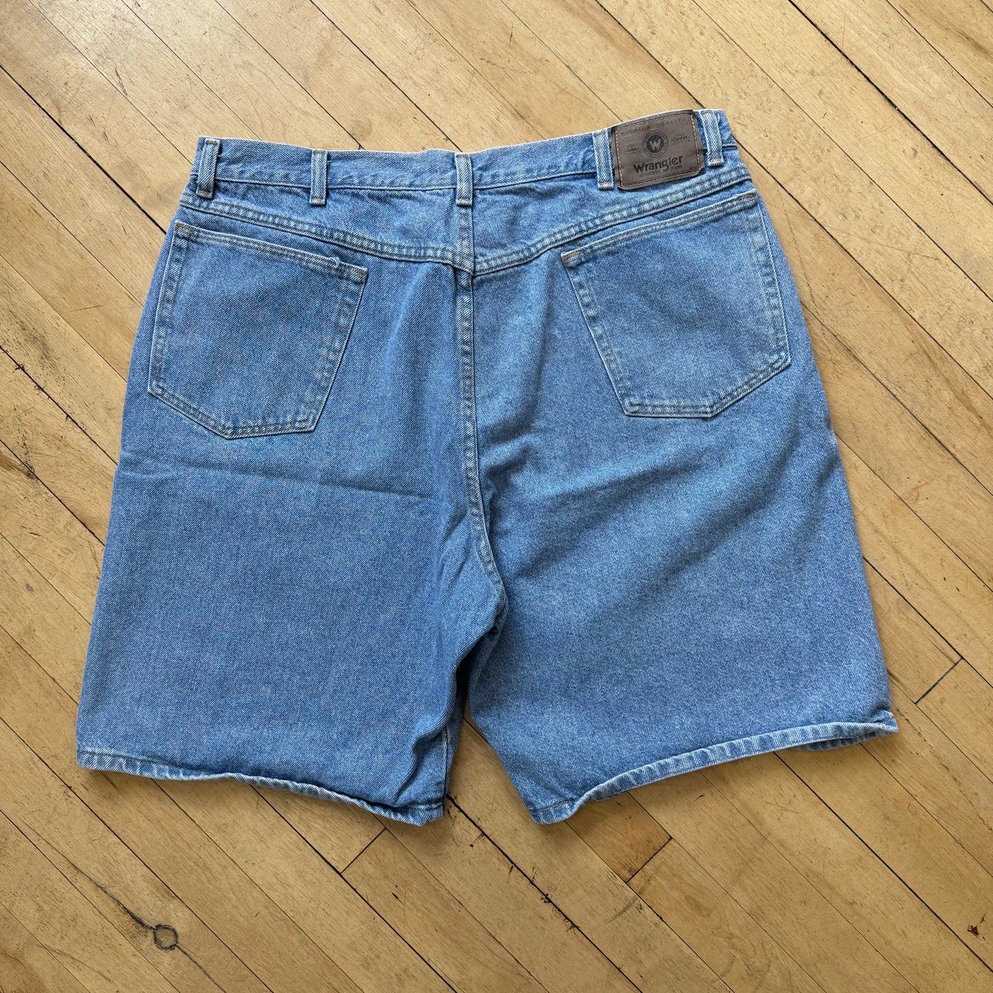 Vintage Wrangler Denim Jean shorts Sz 40