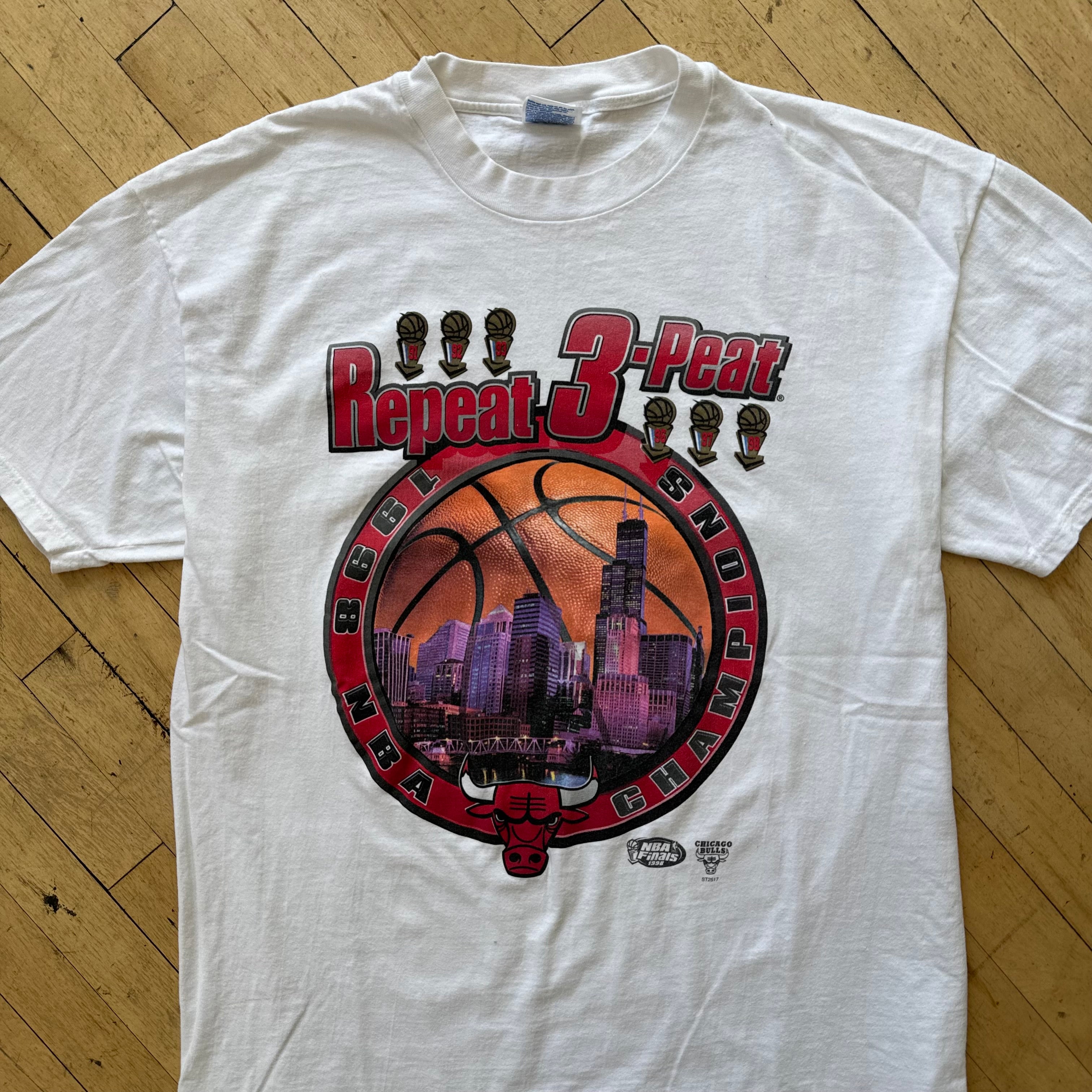 Vintage Chicago Bulls 3-Peat T-shirt Sz XL