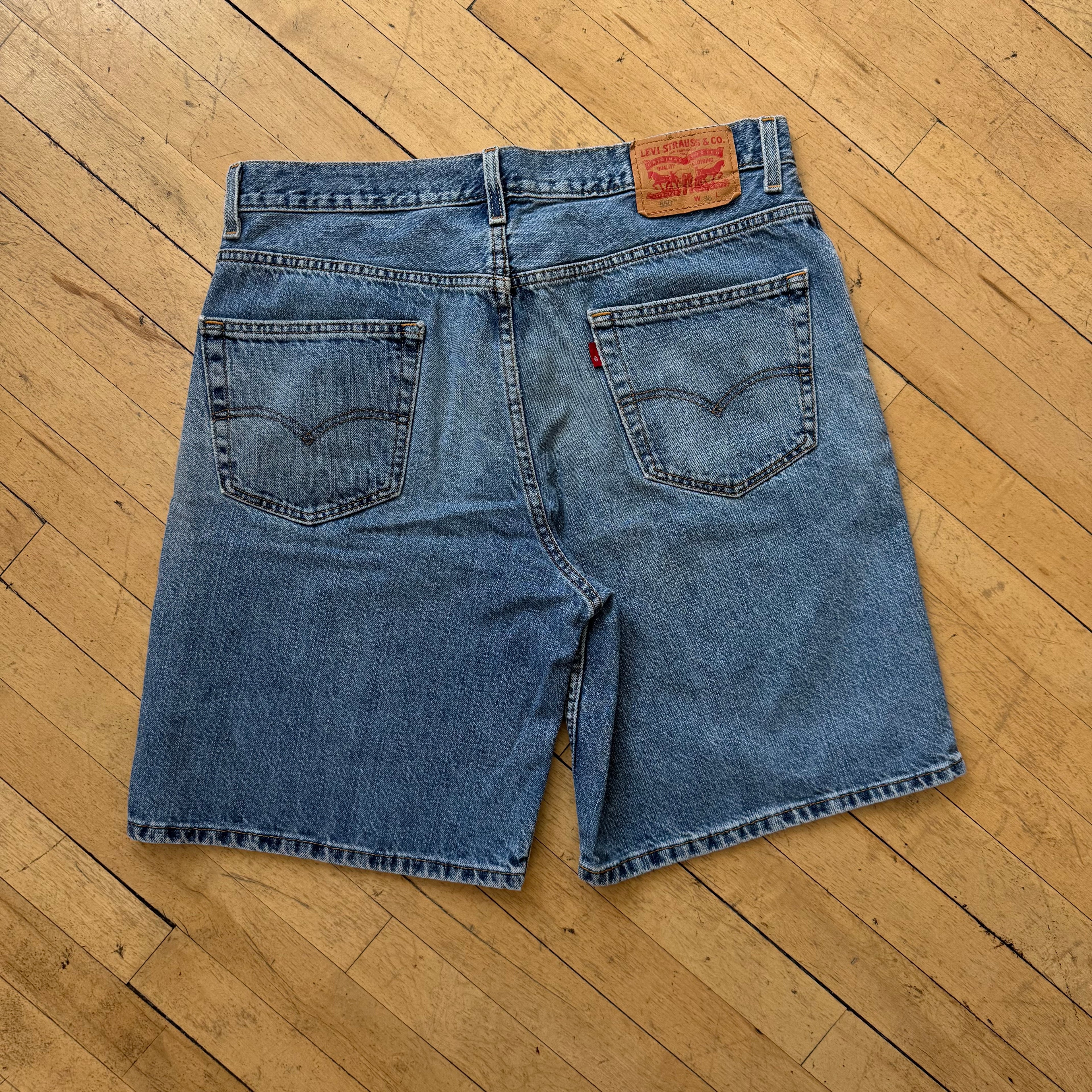 Y2K Levi 550 Denim Jean Shorts Sz 36