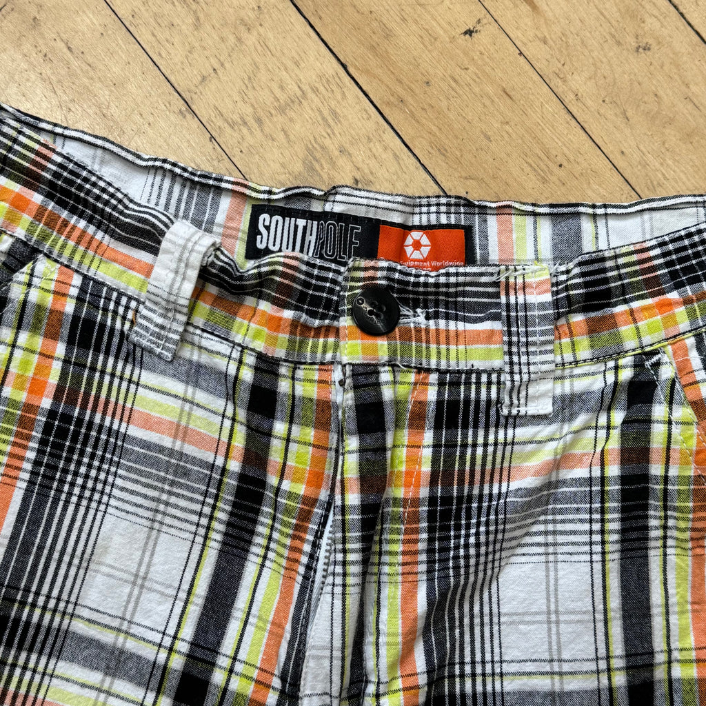 Y2K Plaid South Pole Khaki Shorts Sz 32