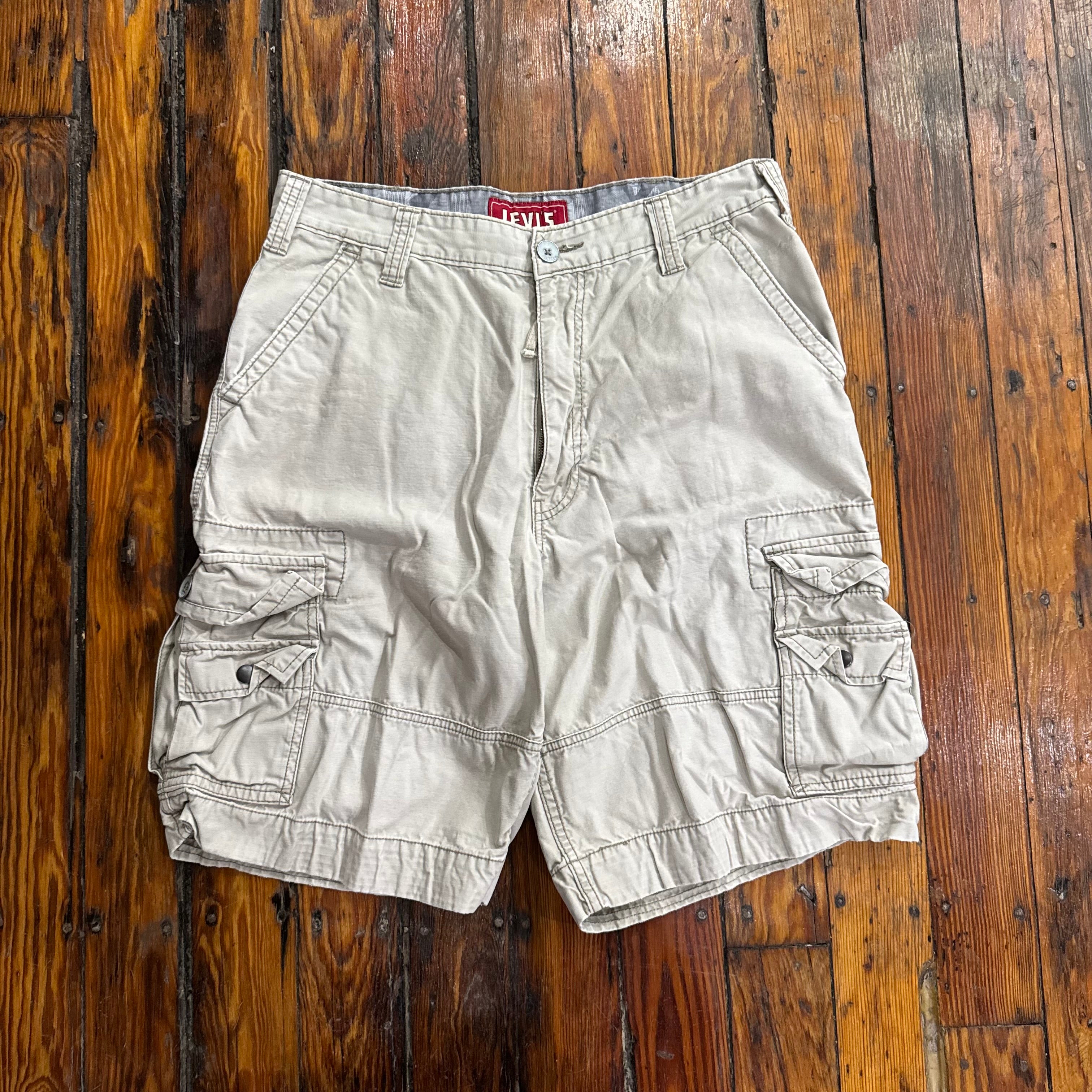 Y2K Levi’s Cargo Khaki Shorts Sz 34