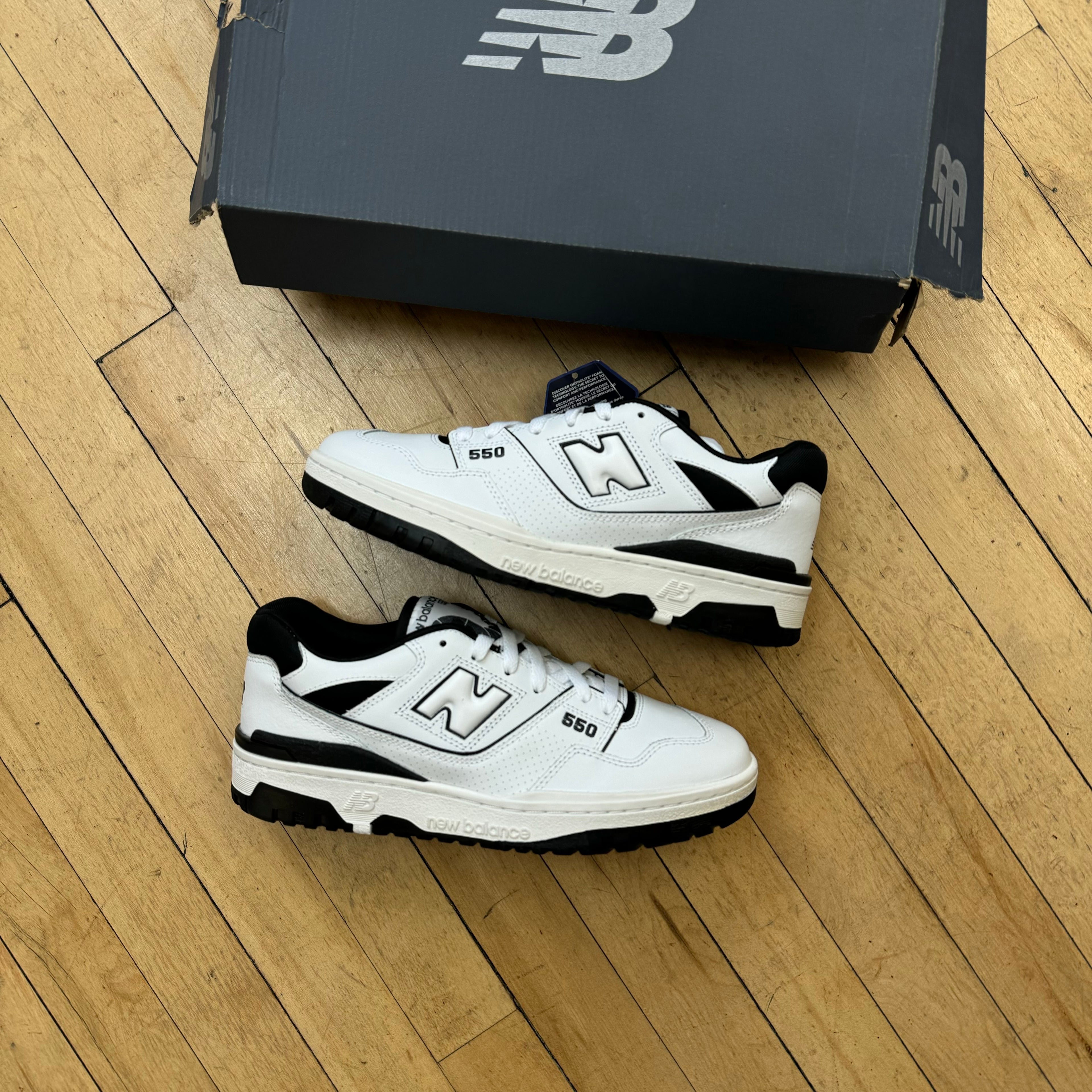 New Balance 550 BLK / White Sz 9 (DS)