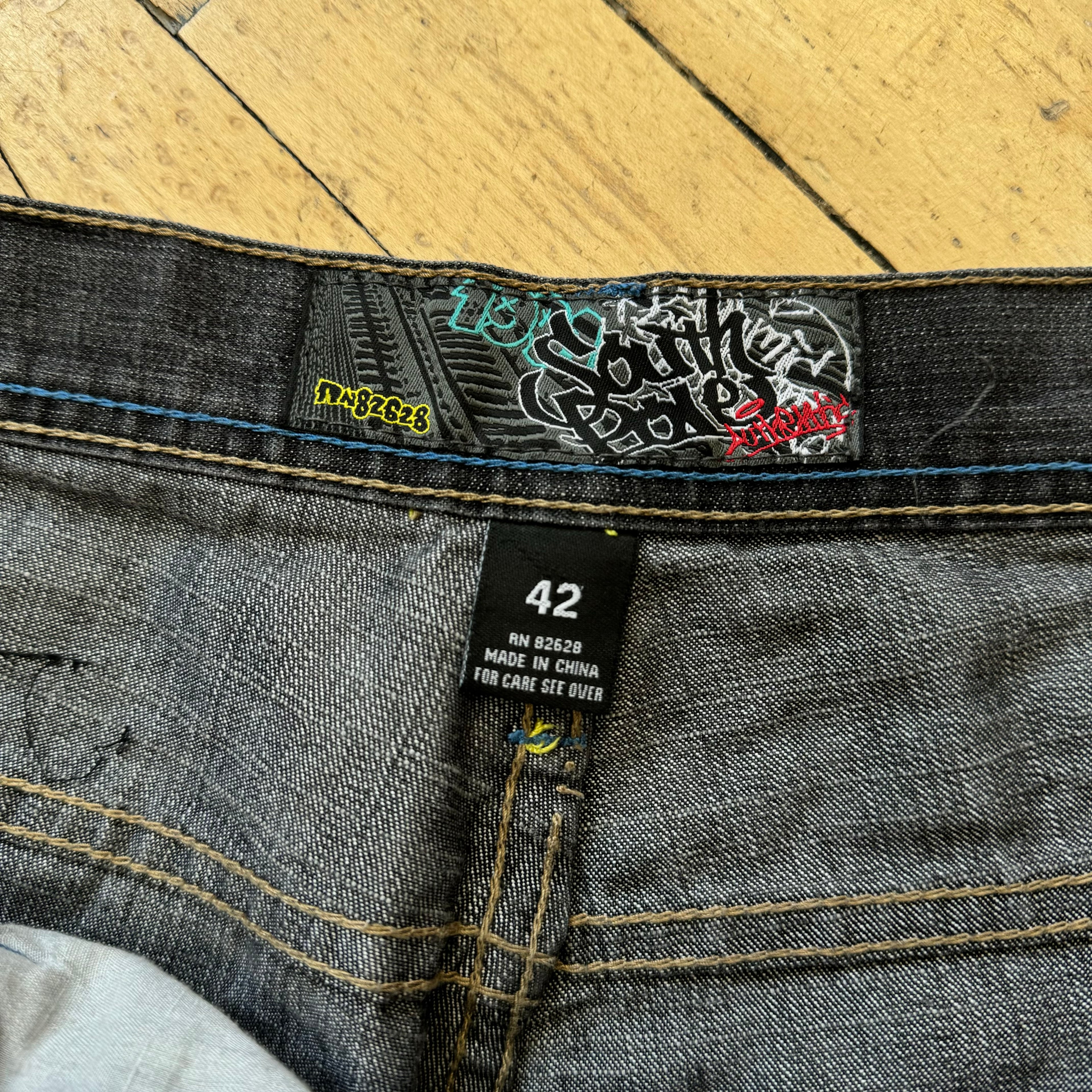 Y2K South Pole Graffiti Denim Jean Shorts Sz 42