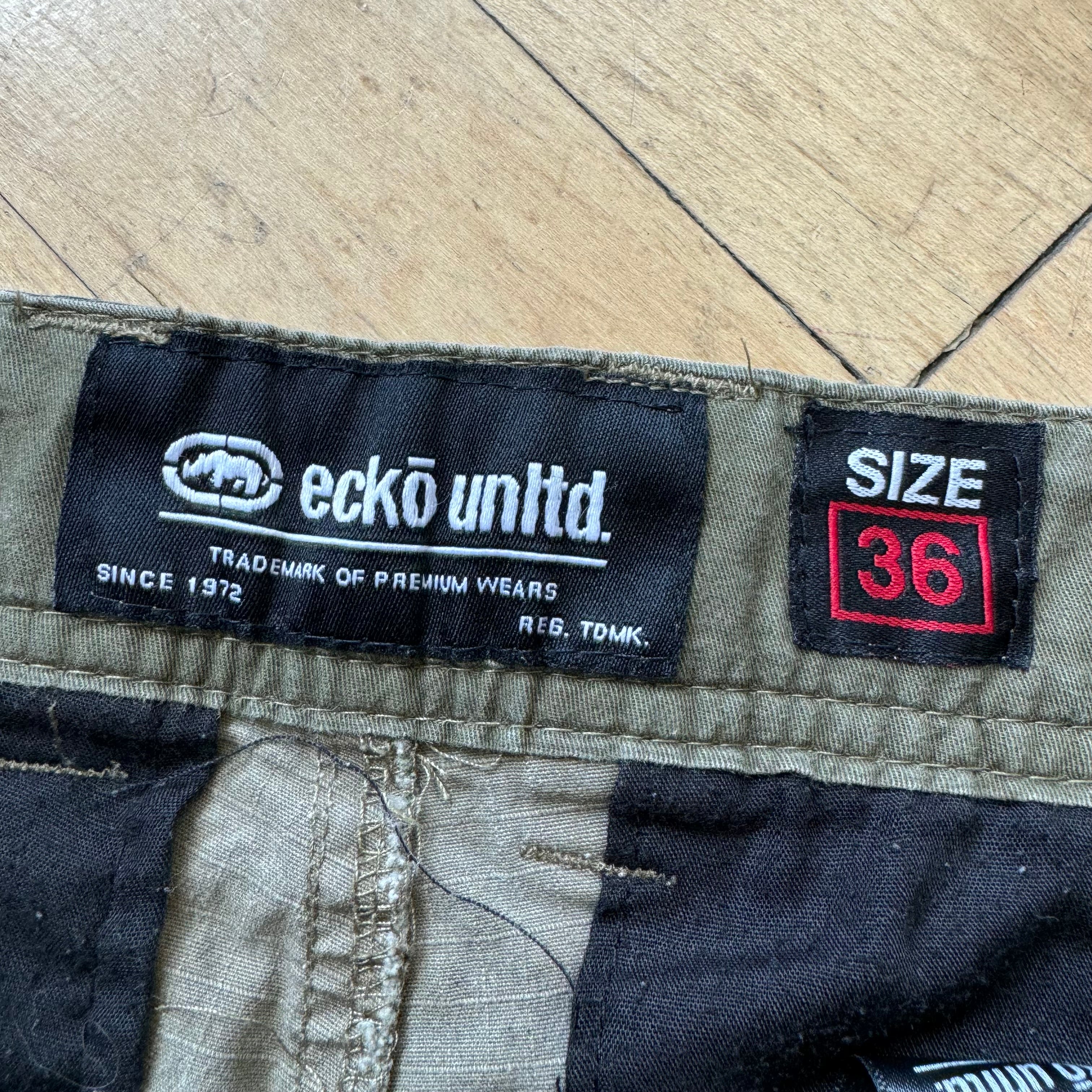 Y2K Camo Ecko Unltd Shorts Sz 36