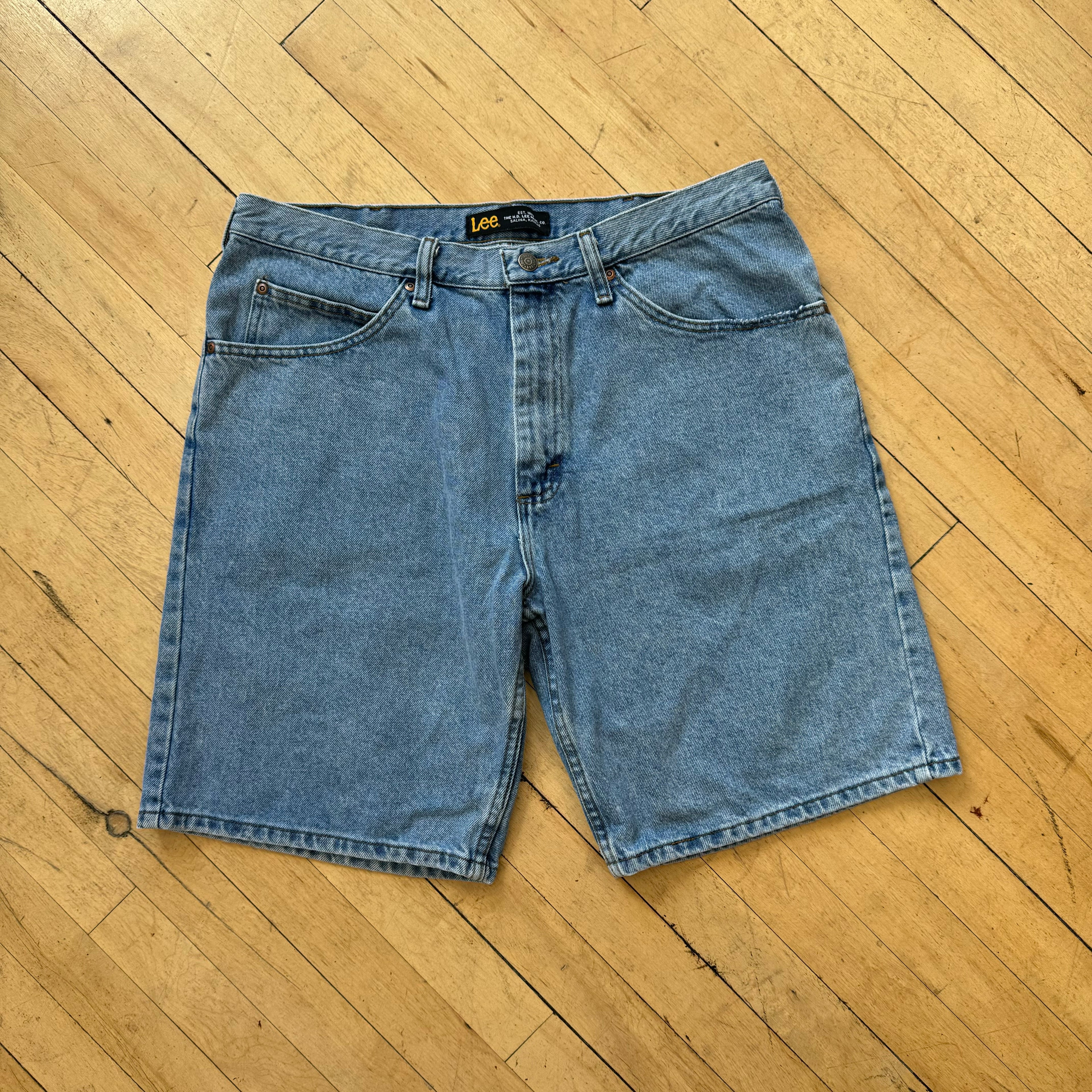 Vintage Lee Denim Jean Shorts Sz 36