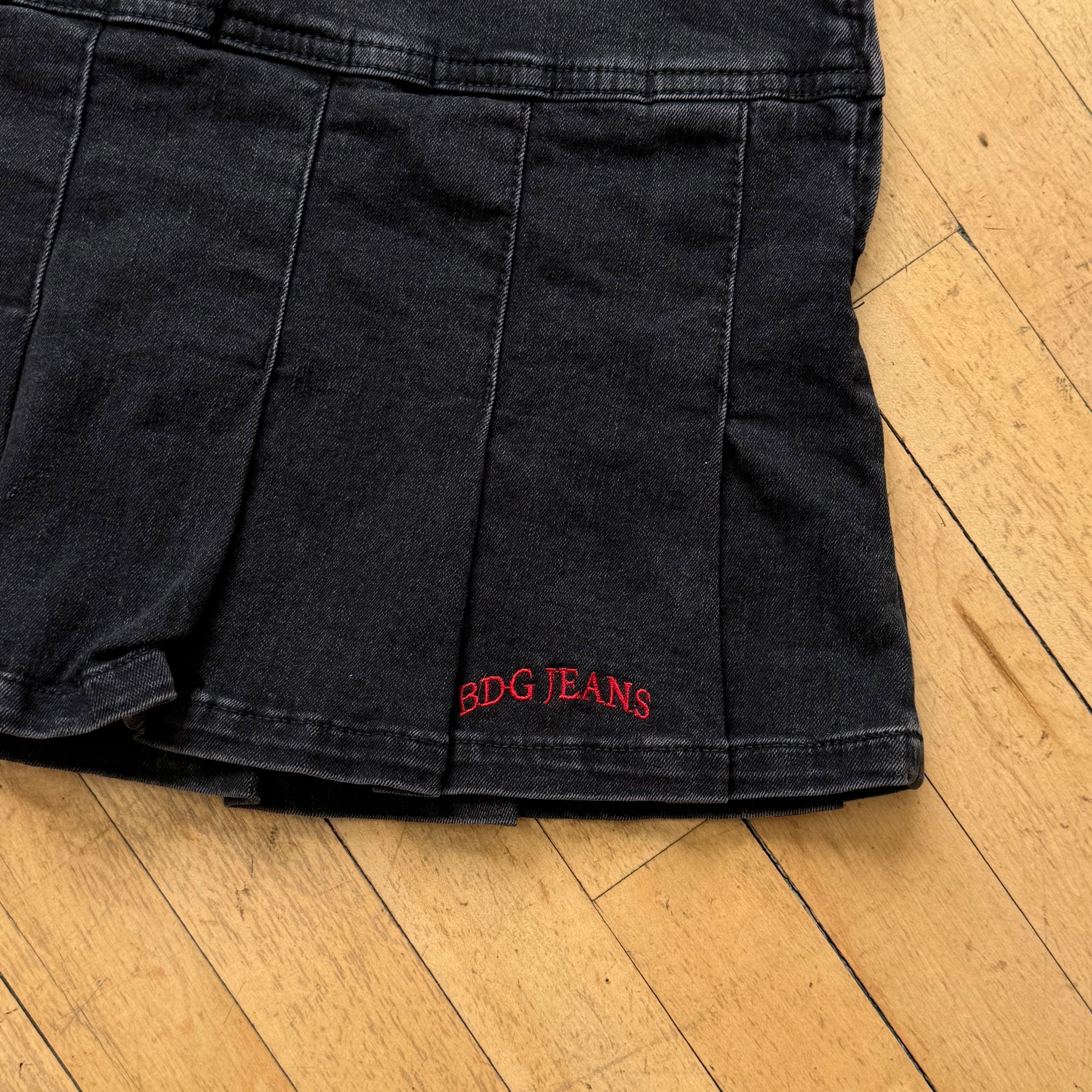 Y2K BDG Skirt Sz L (New)