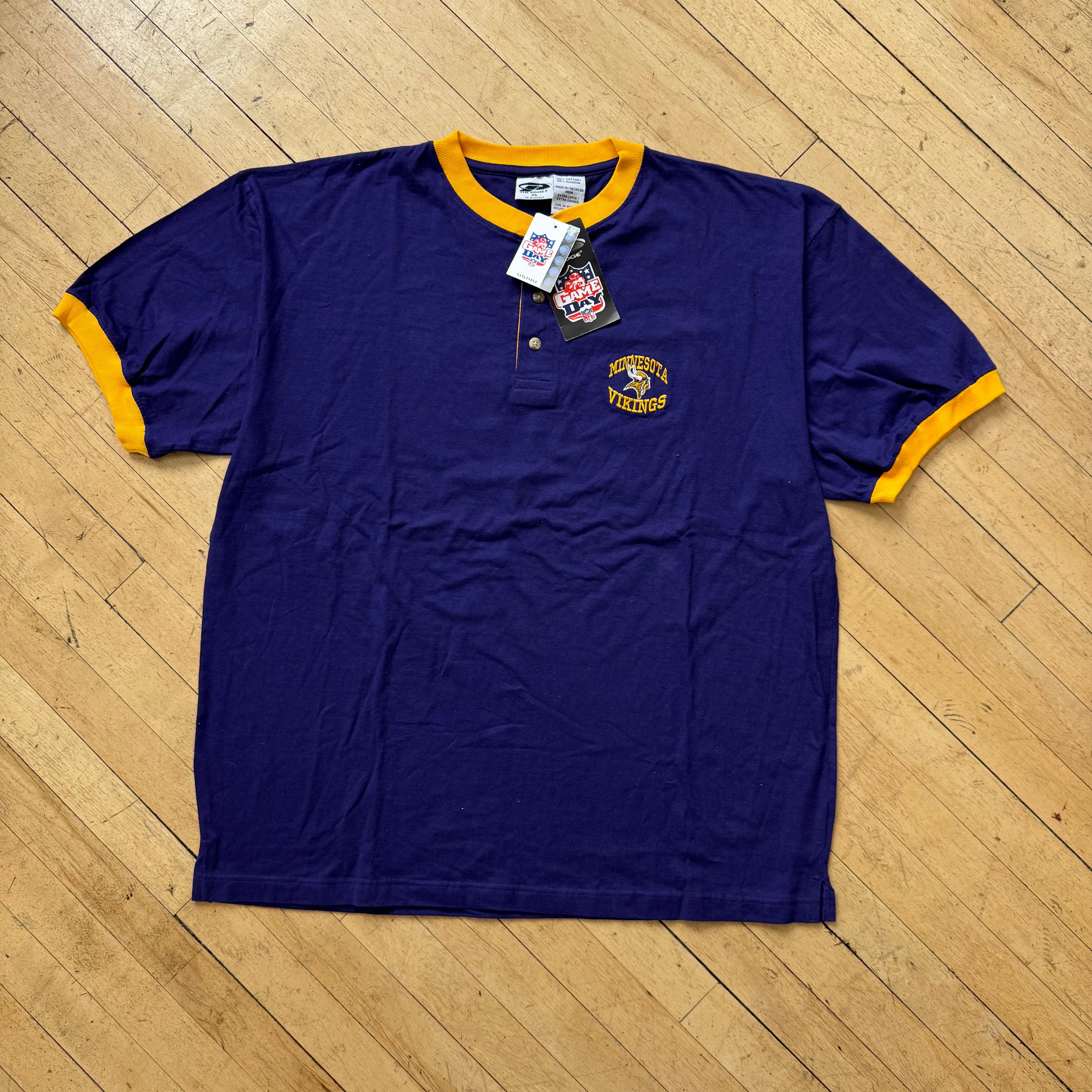 Vintage Minnesota Vikings T-shirt Sz XL (New)