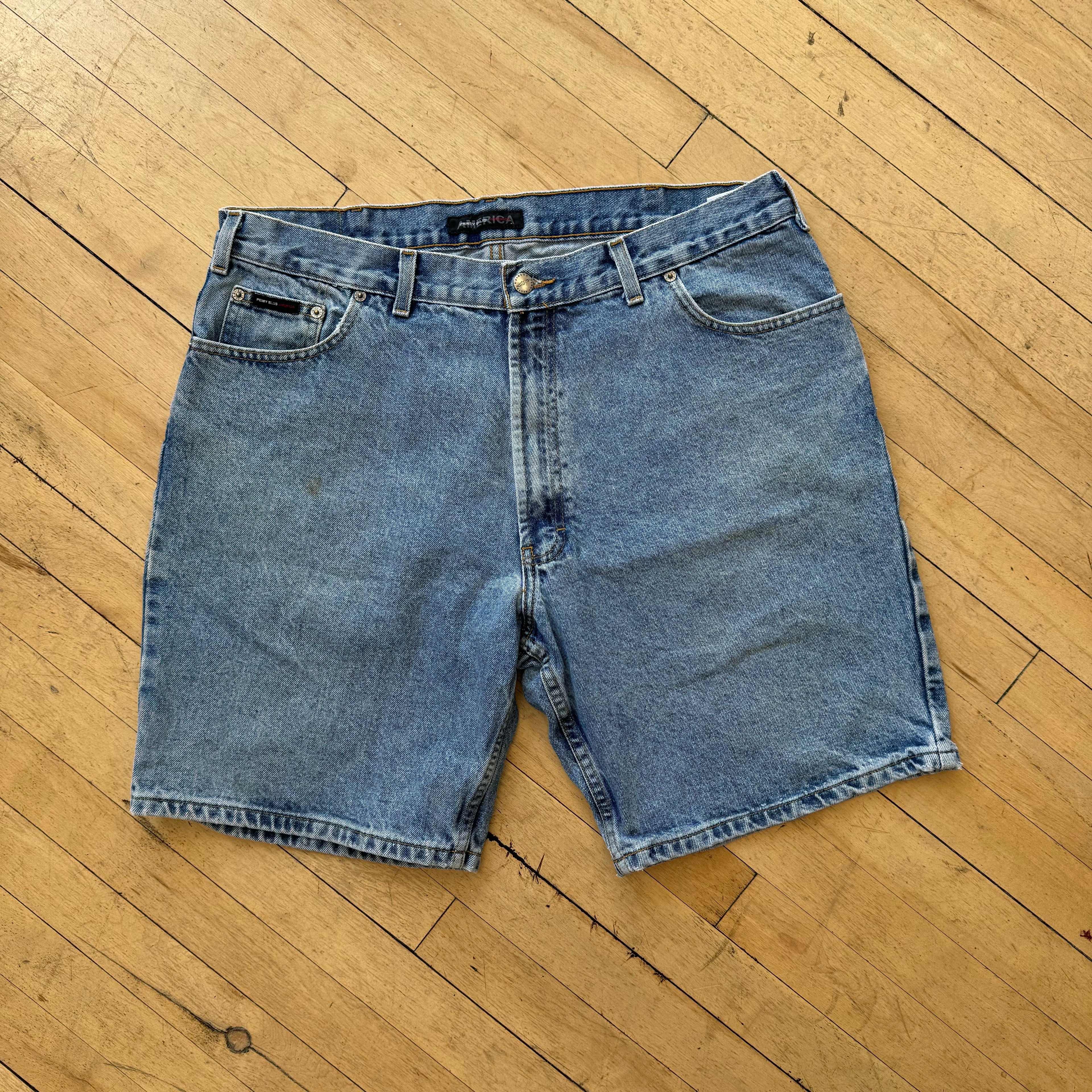 Vintage Perry Ellis Light Wash Denim Jean Shorts Sz 38