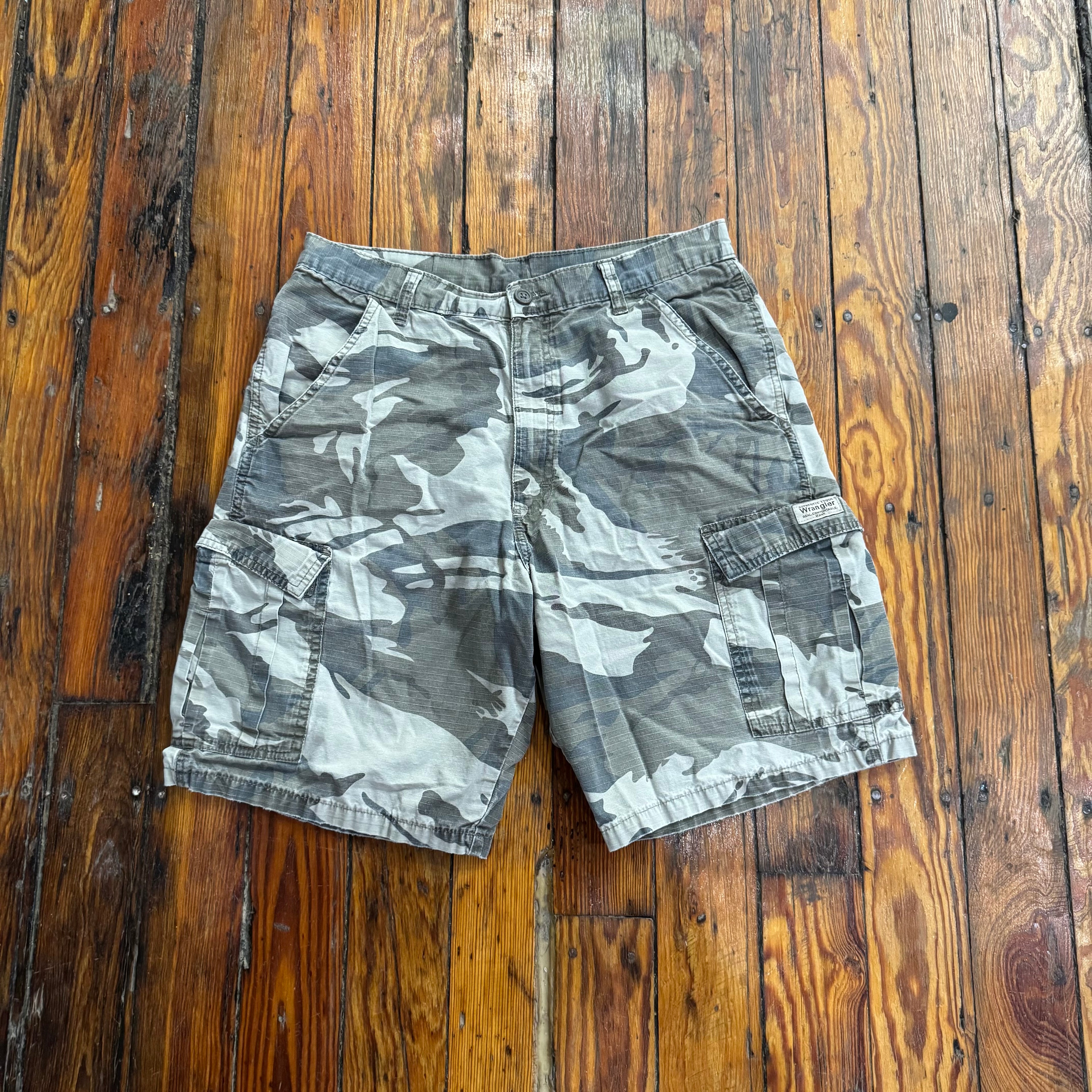 Vintage Wrangler Camo Khaki Shorts Sz 32