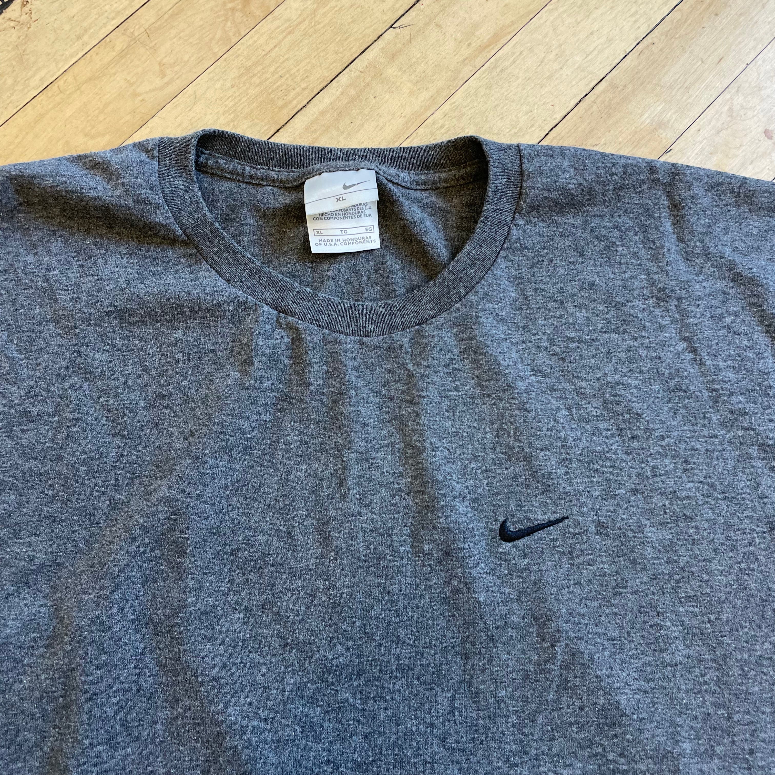 2000s Simple Swoosh Nike T-shirt Sz XL