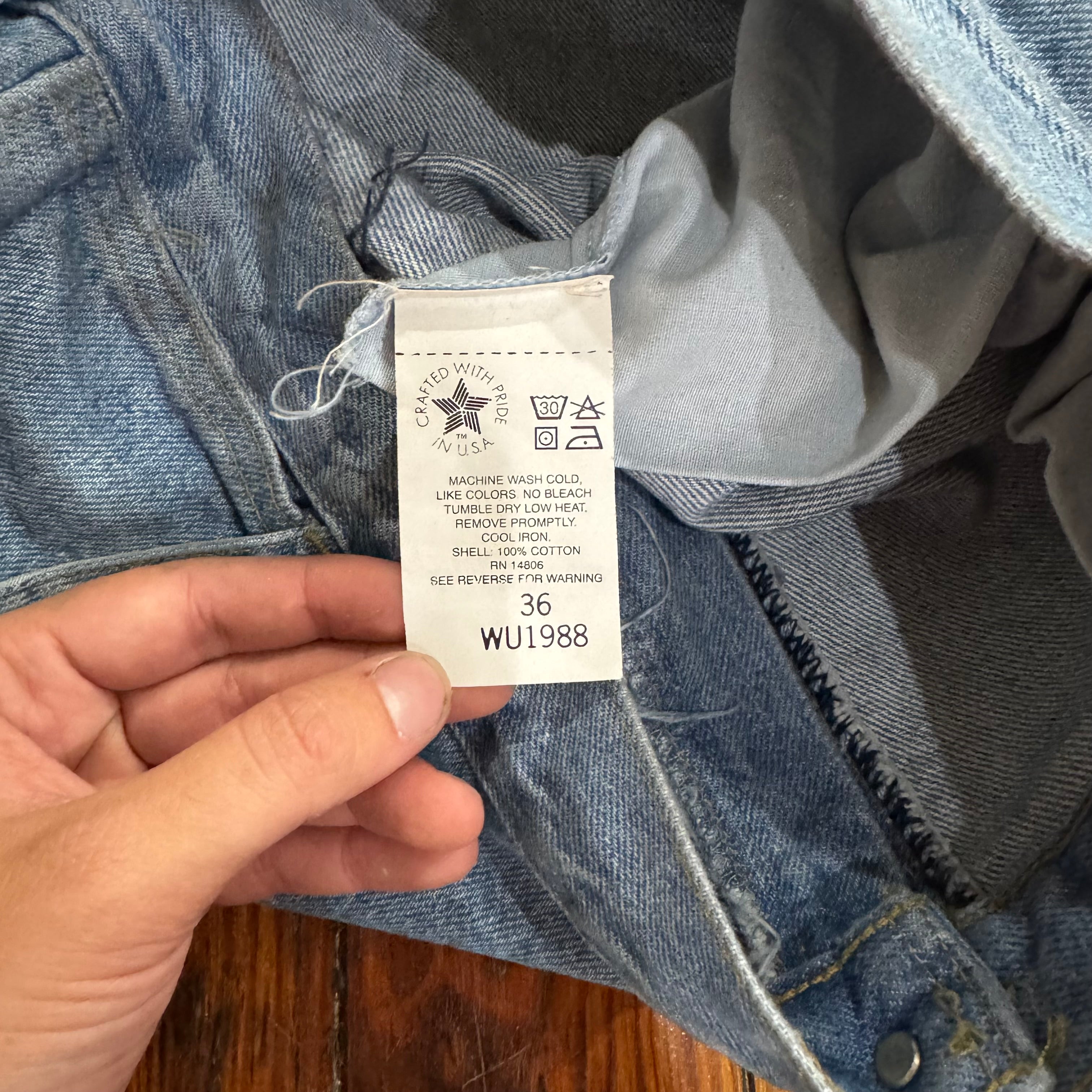 Vintage Carhartt Light Wash Denim Jean shorts Sz 36