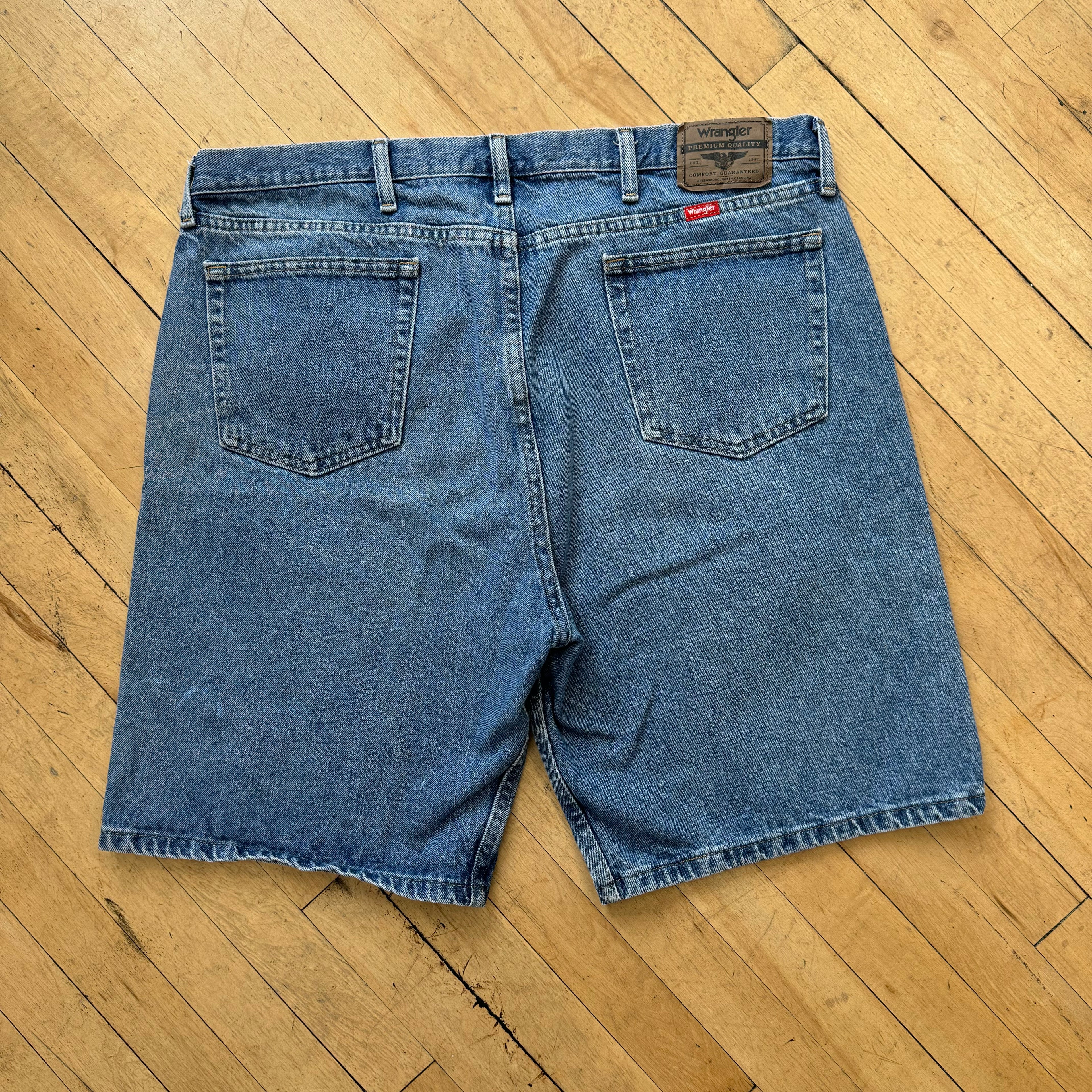 Vintage Wrangler Denim Jean shorts Sz 40