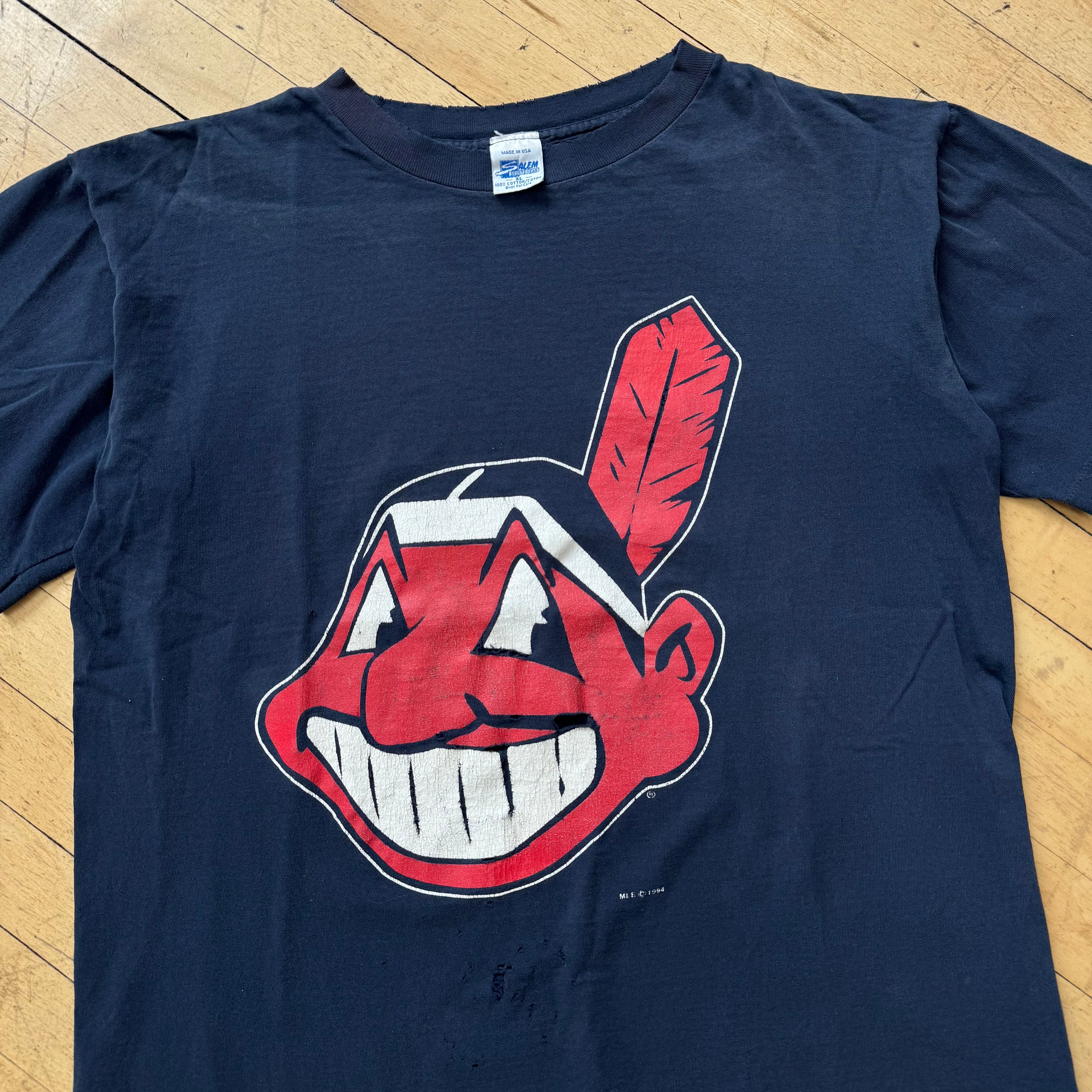 Vintage Thrashed Salem Cleveland Indians T-shirt Sz XL