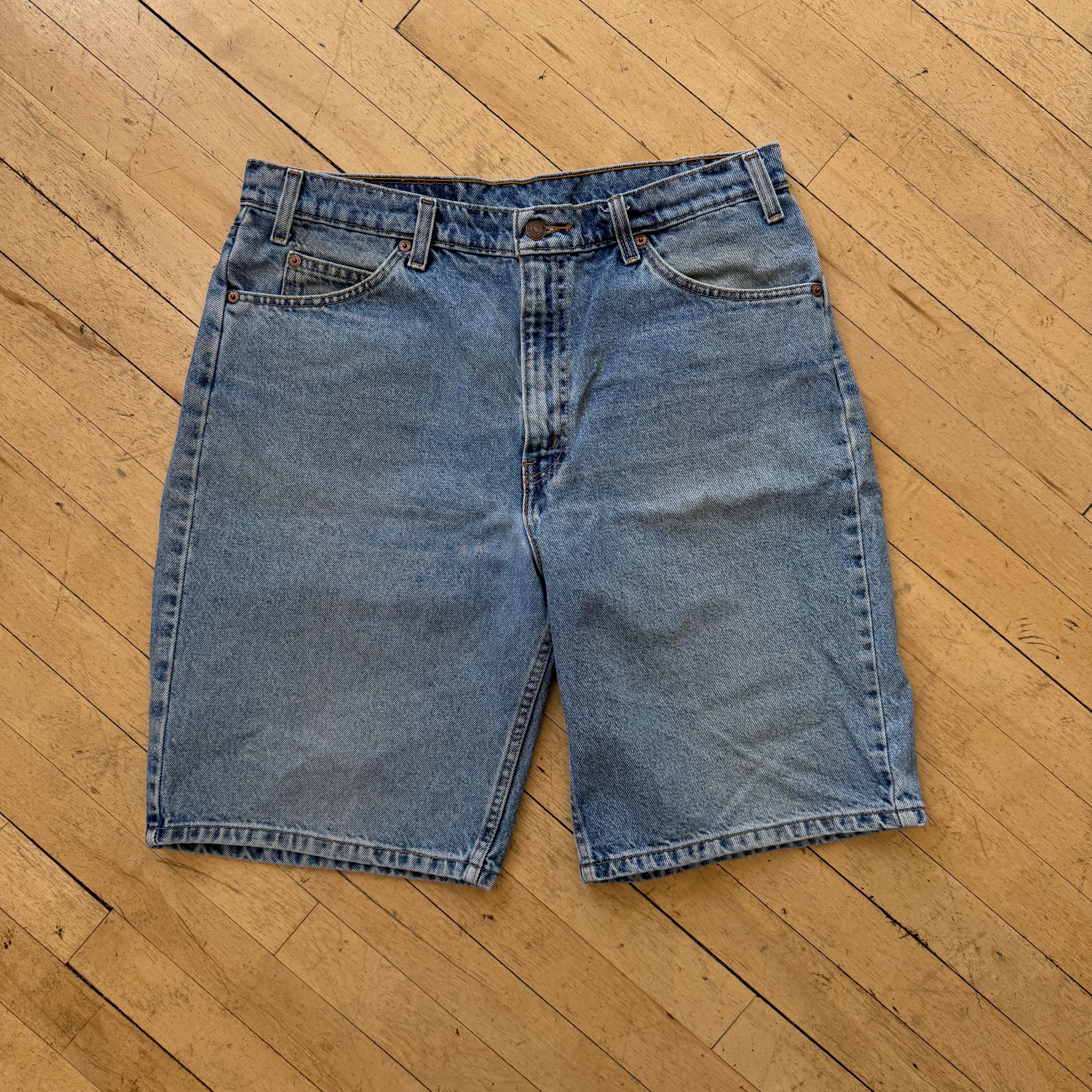 Vintage Levi 550 Denim Jean Shorts Sz 36